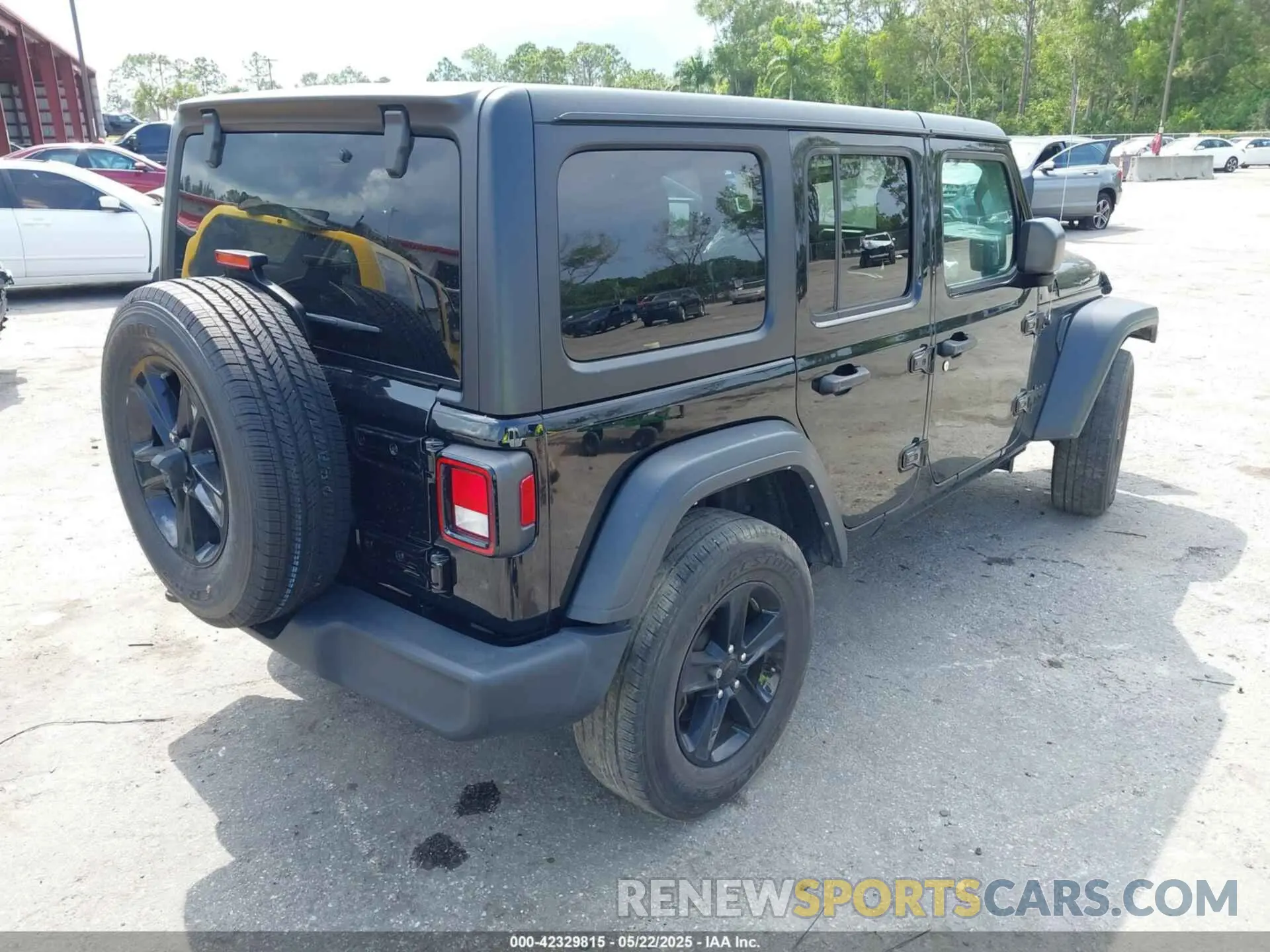 4 Photograph of a damaged car 1C4HJXDN6PW587472 JEEP WRANGLER 2023