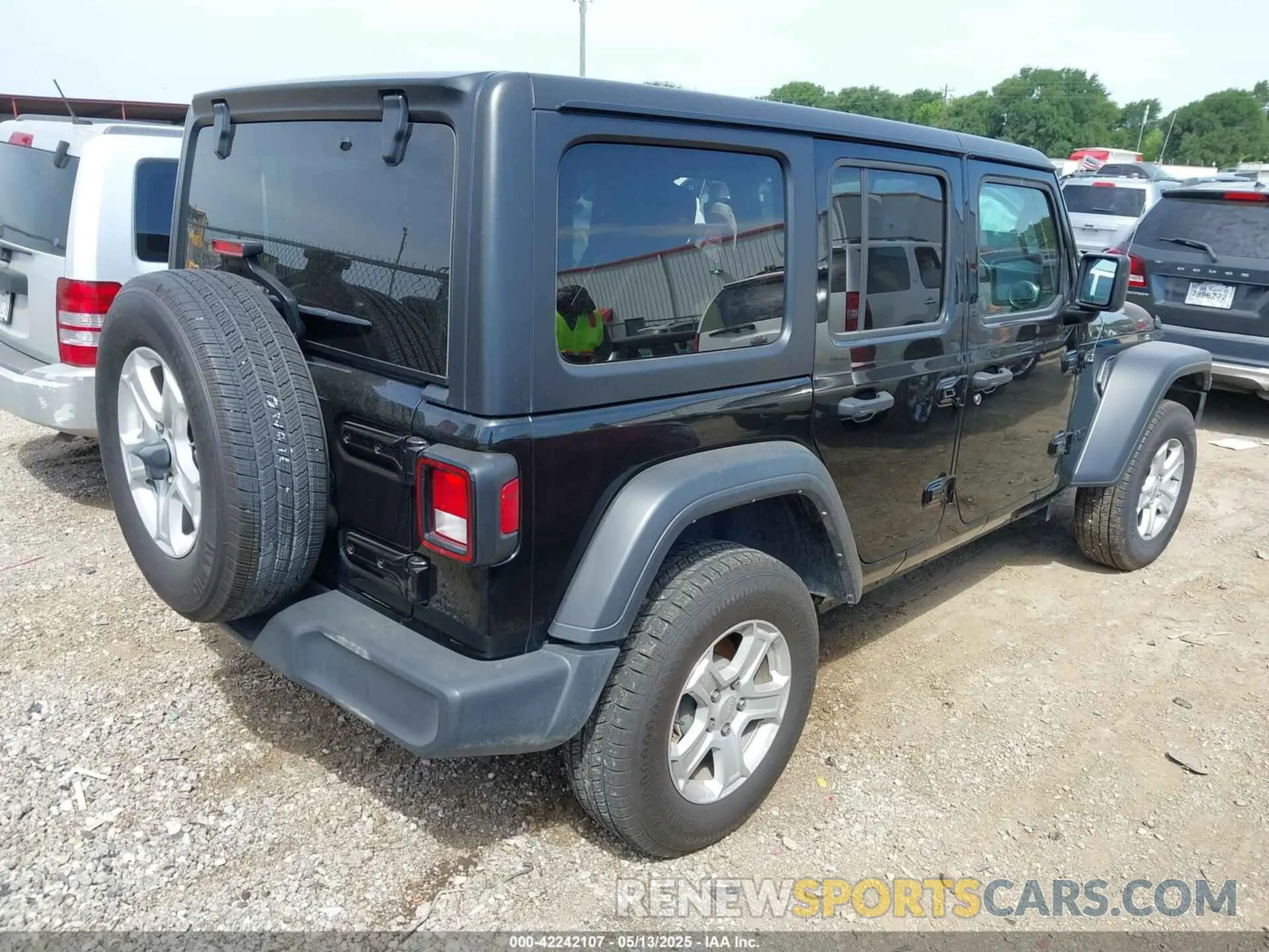 4 Photograph of a damaged car 1C4HJXDN6PW599895 JEEP WRANGLER 2023