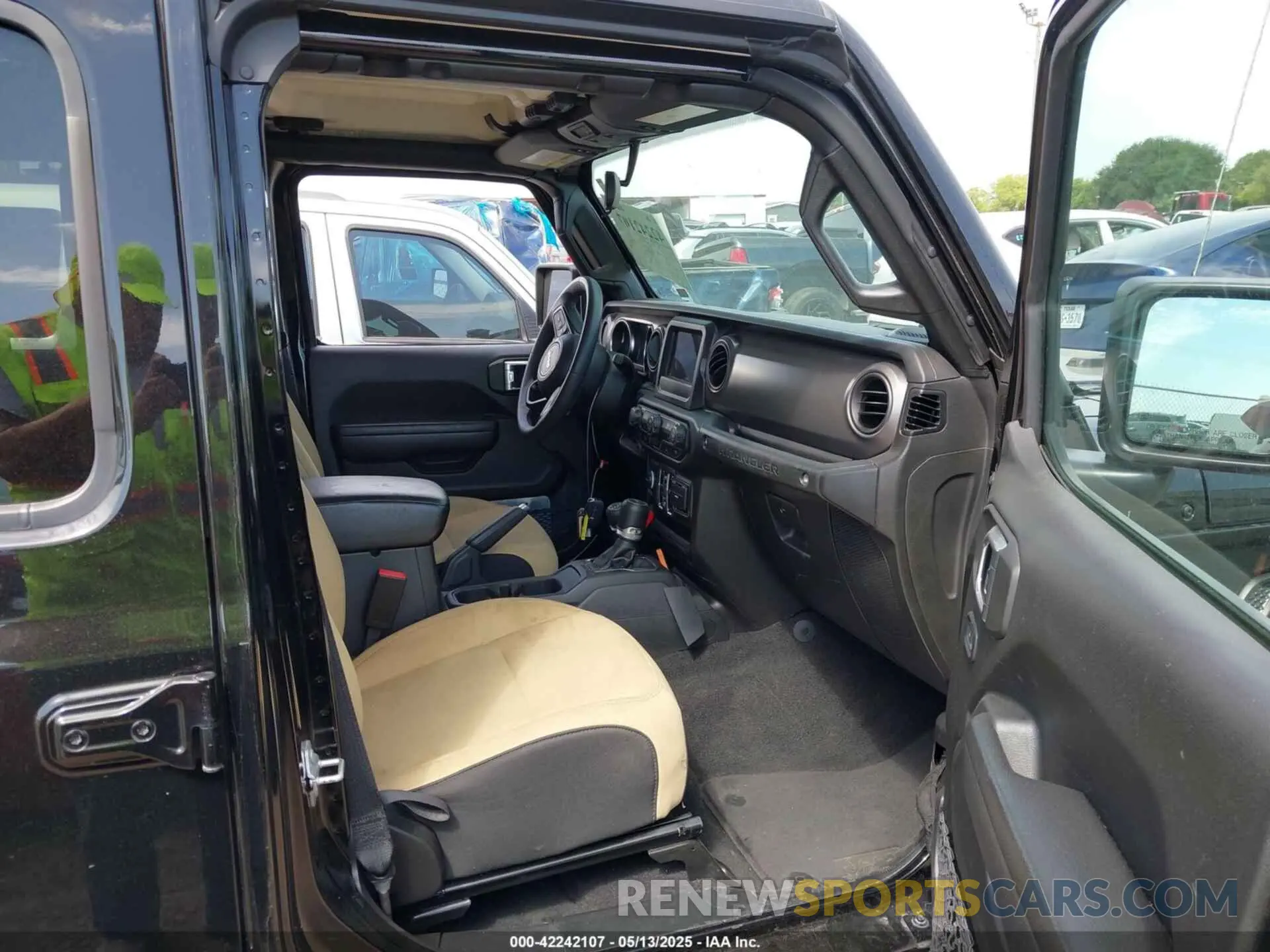 5 Photograph of a damaged car 1C4HJXDN6PW599895 JEEP WRANGLER 2023