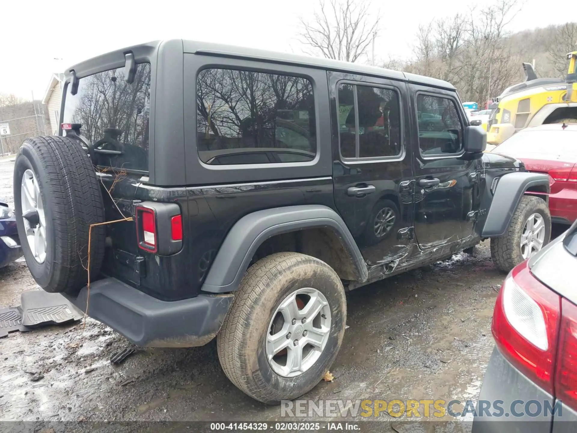 4 Photograph of a damaged car 1C4HJXDN8PW600903 JEEP WRANGLER 2023