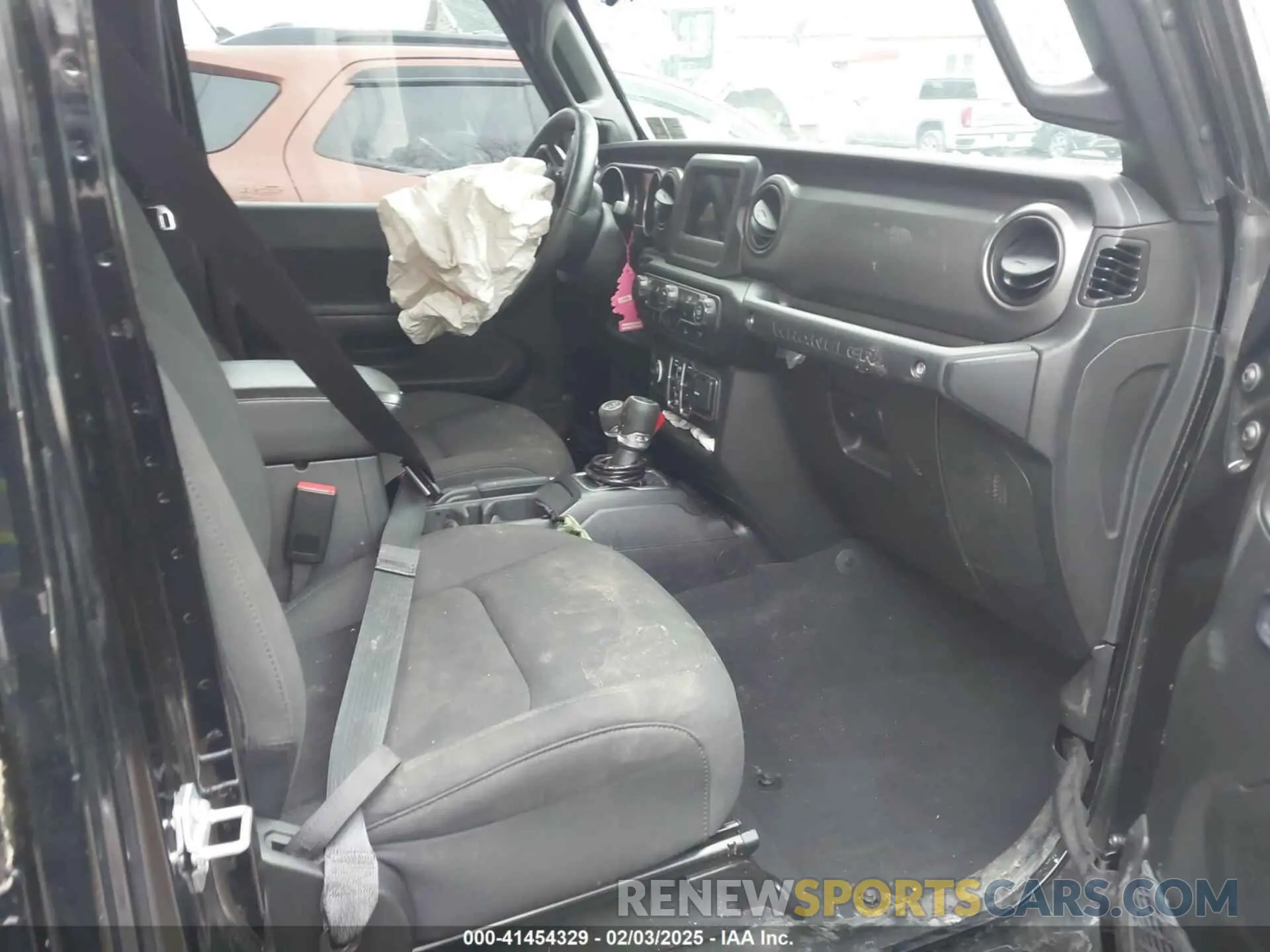 5 Photograph of a damaged car 1C4HJXDN8PW600903 JEEP WRANGLER 2023