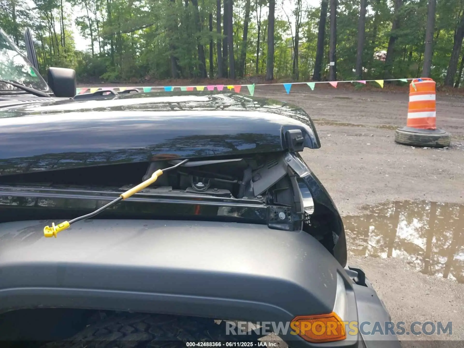 6 Photograph of a damaged car 1C4HJXDN9PW638995 JEEP WRANGLER 2023