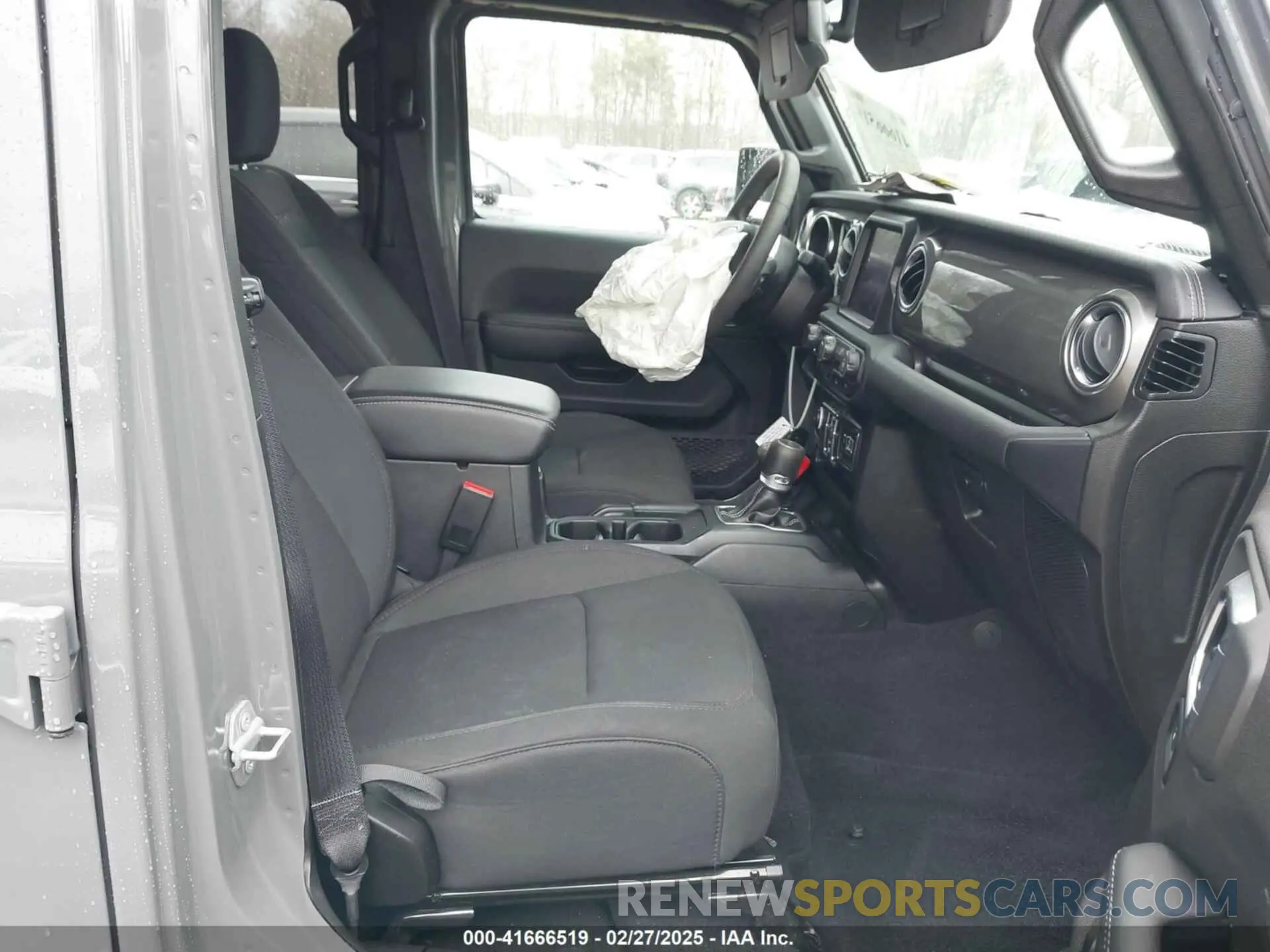 5 Photograph of a damaged car 1C4HJXEG7PW667976 JEEP WRANGLER 2023