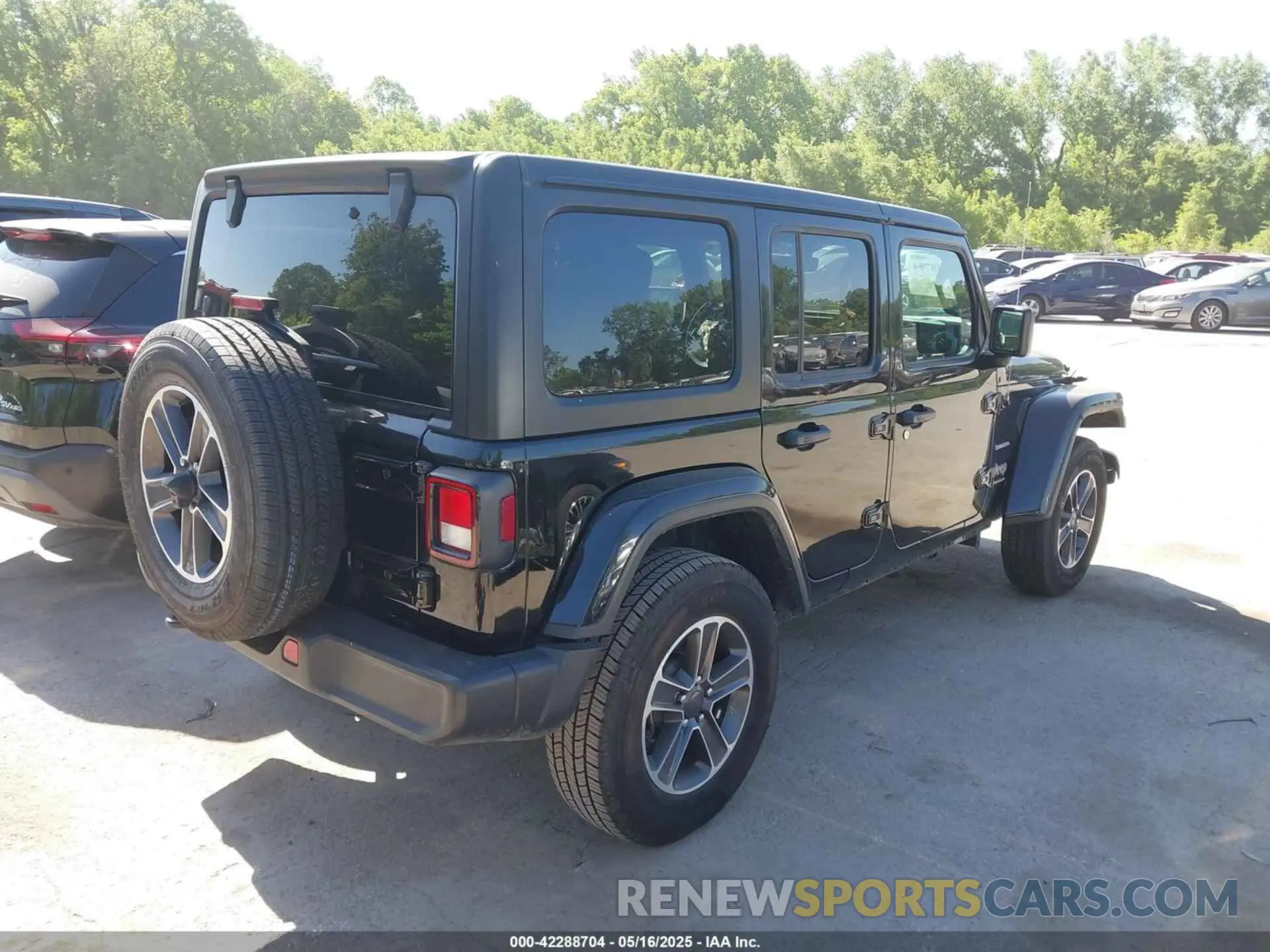 4 Photograph of a damaged car 1C4HJXEN5PW702268 JEEP WRANGLER 2023