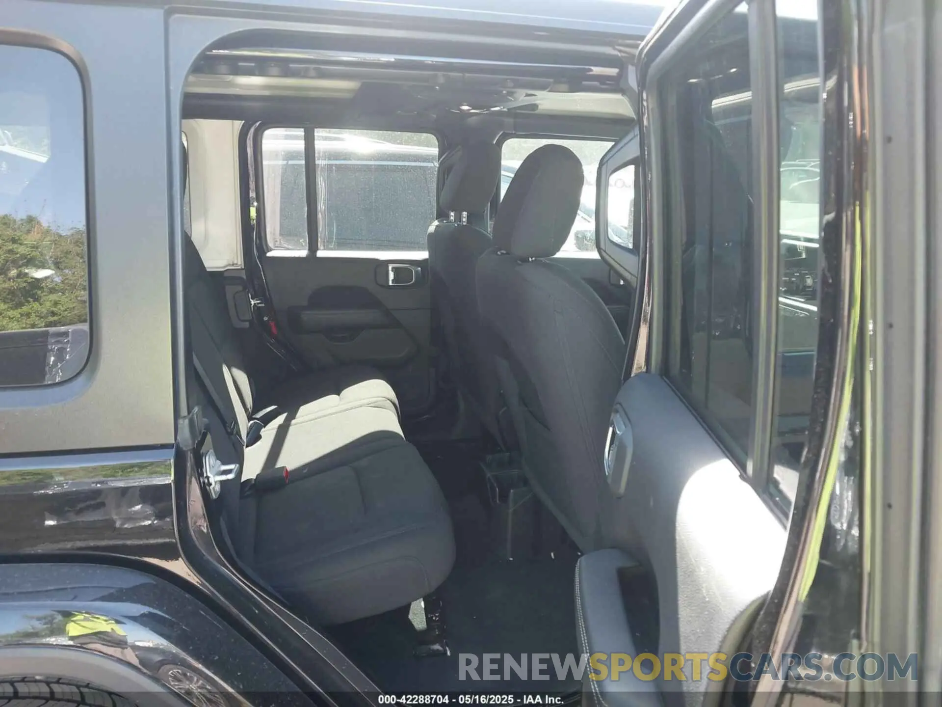 8 Photograph of a damaged car 1C4HJXEN5PW702268 JEEP WRANGLER 2023