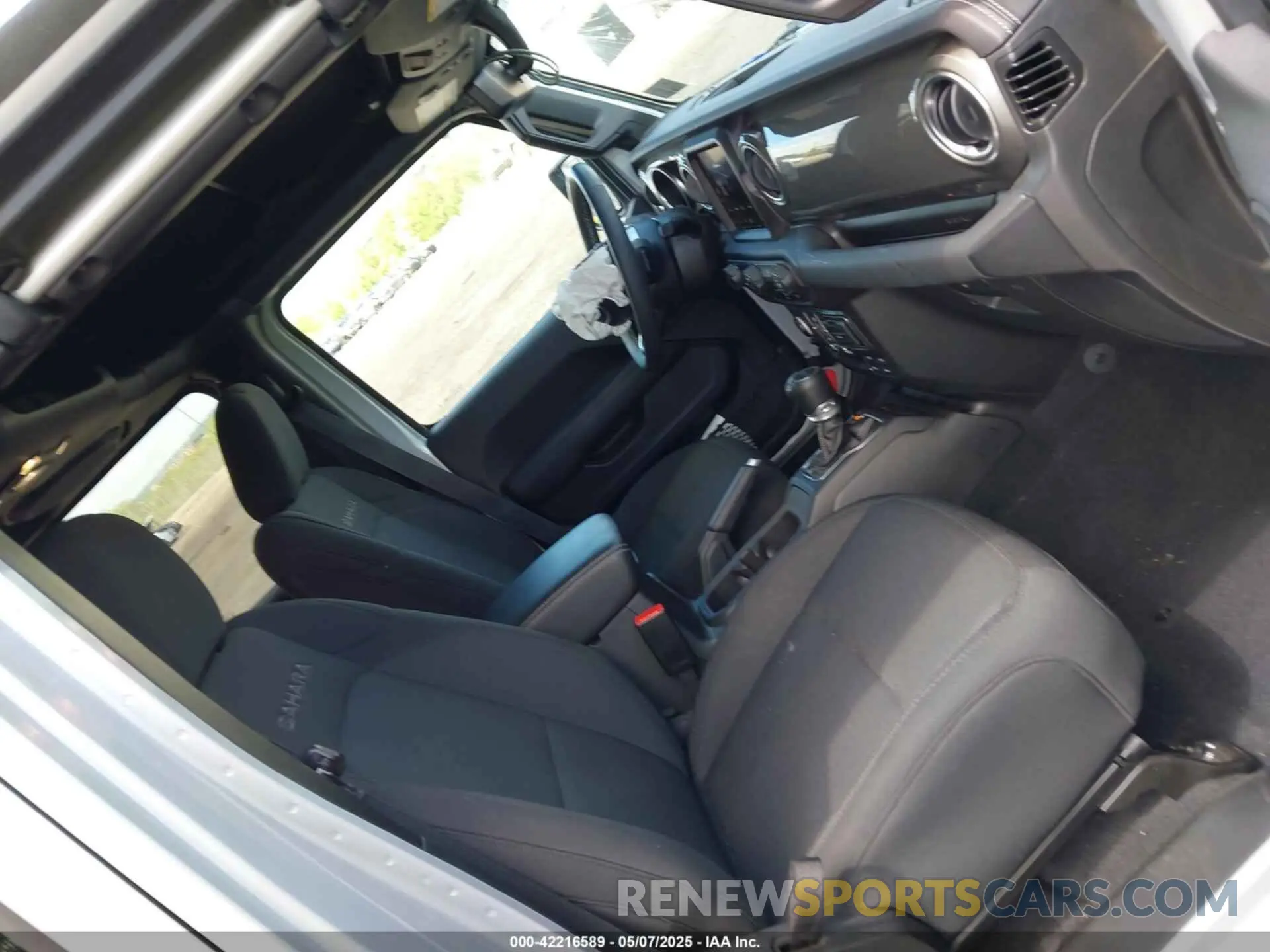 5 Photograph of a damaged car 1C4HJXEN9PW634797 JEEP WRANGLER 2023