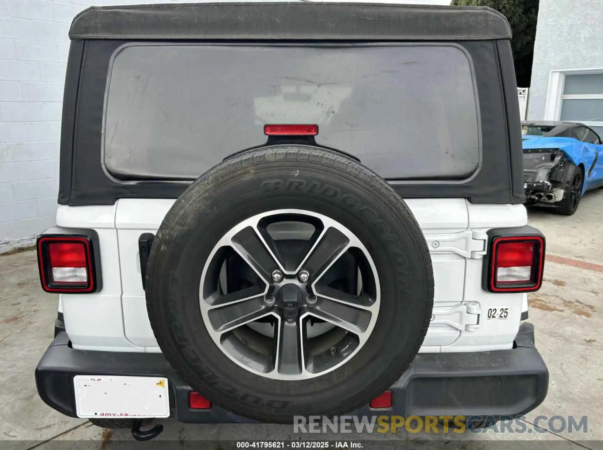 12 Photograph of a damaged car 1C4HJXENXPW586579 JEEP WRANGLER 2023