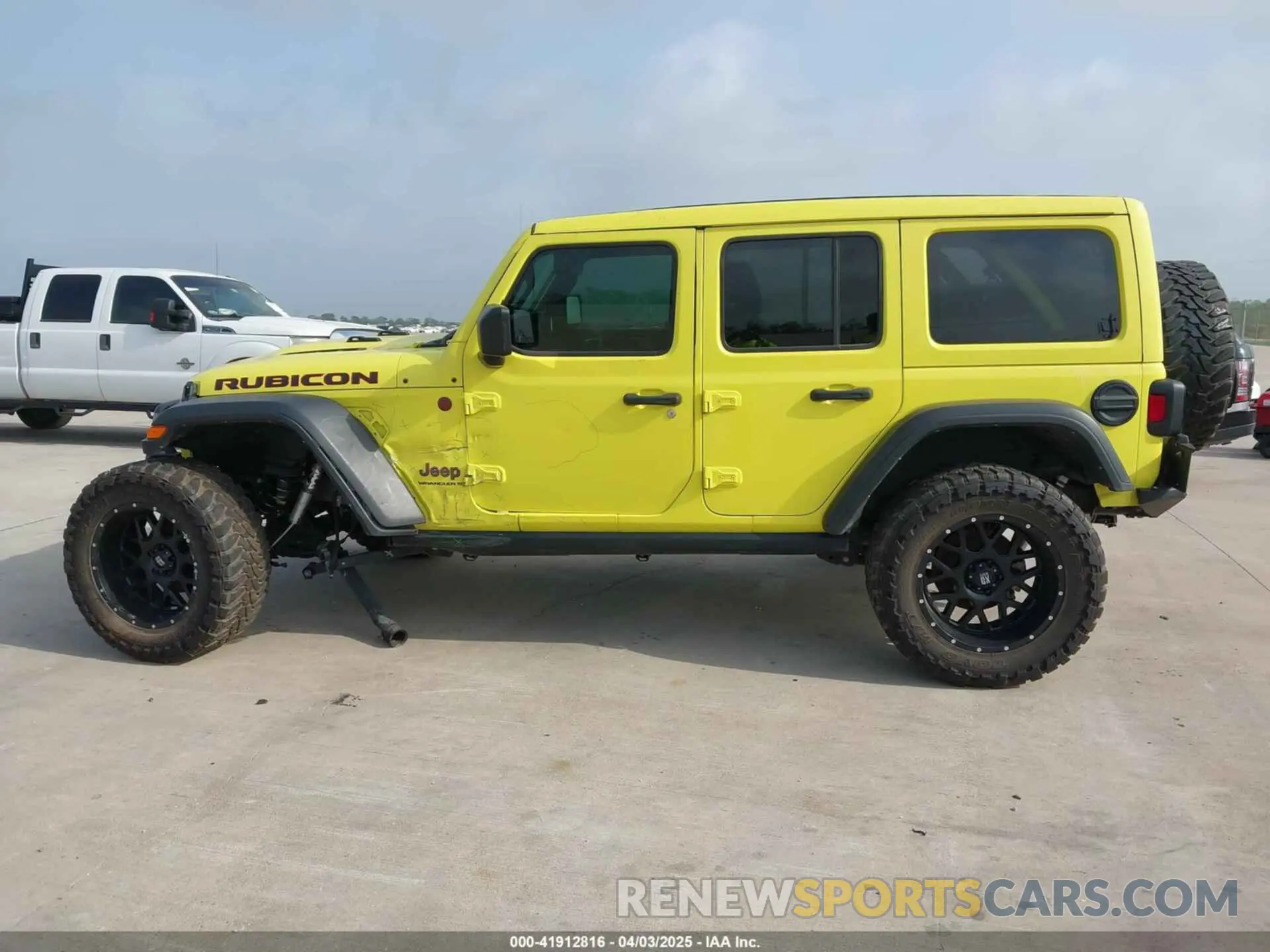 14 Photograph of a damaged car 1C4HJXFG8PW558649 JEEP WRANGLER 2023