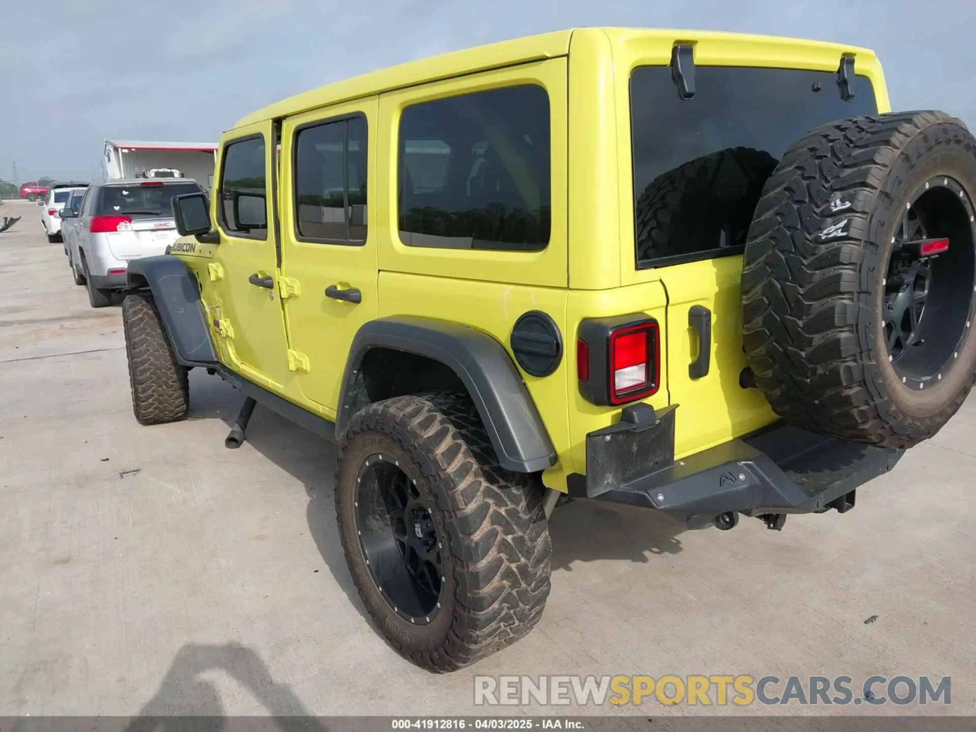3 Photograph of a damaged car 1C4HJXFG8PW558649 JEEP WRANGLER 2023