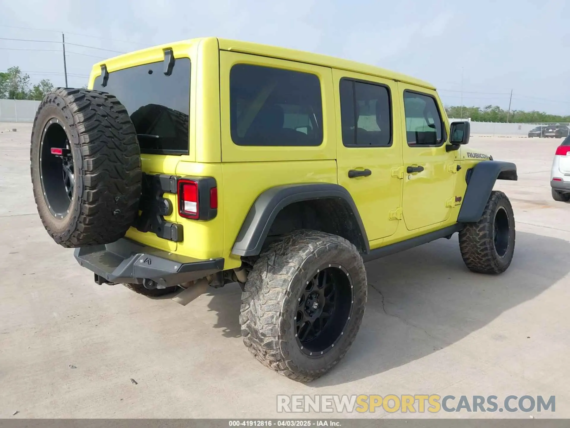 4 Photograph of a damaged car 1C4HJXFG8PW558649 JEEP WRANGLER 2023