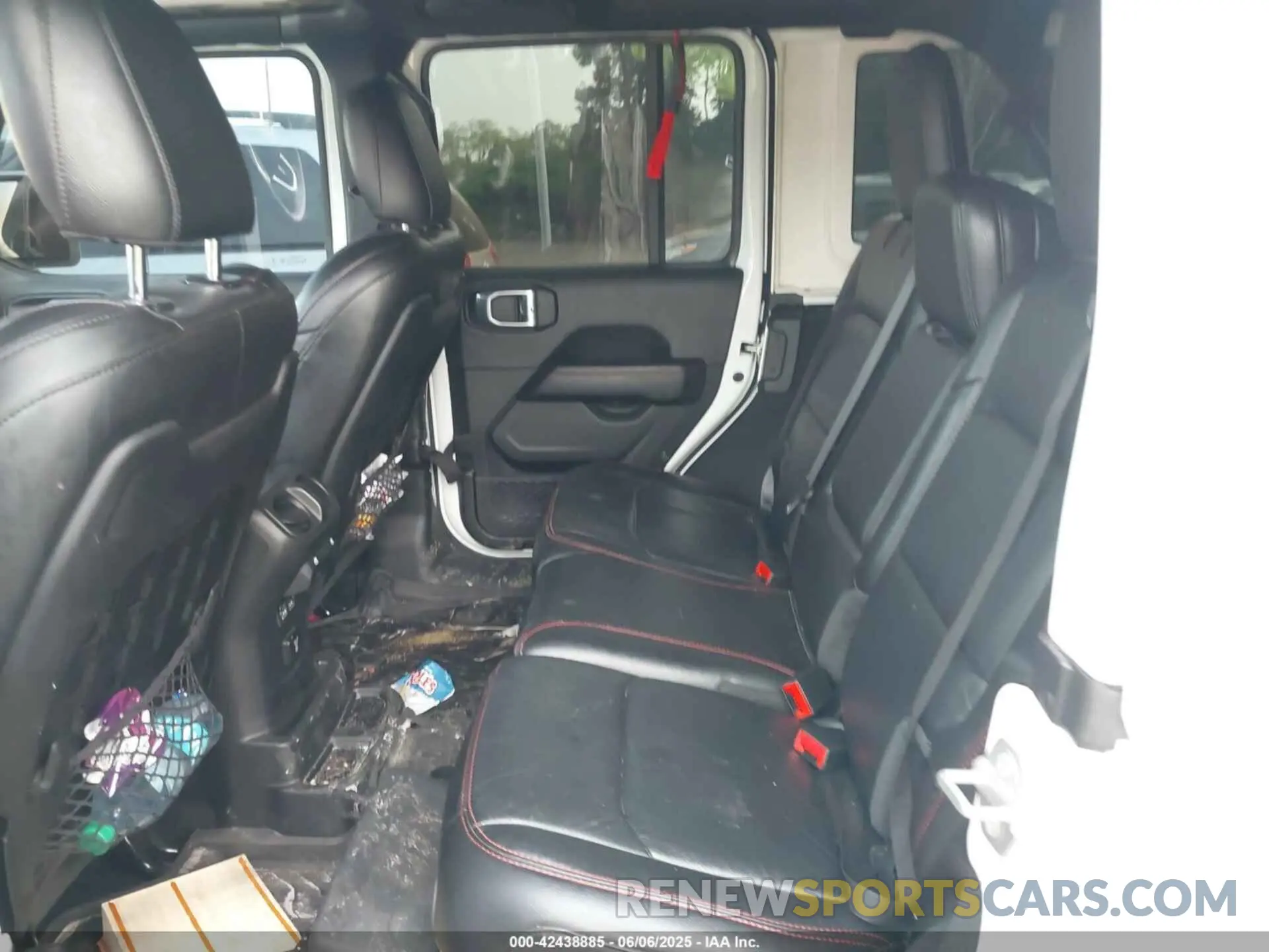 8 Photograph of a damaged car 1C4HJXFN2PW535205 JEEP WRANGLER 2023