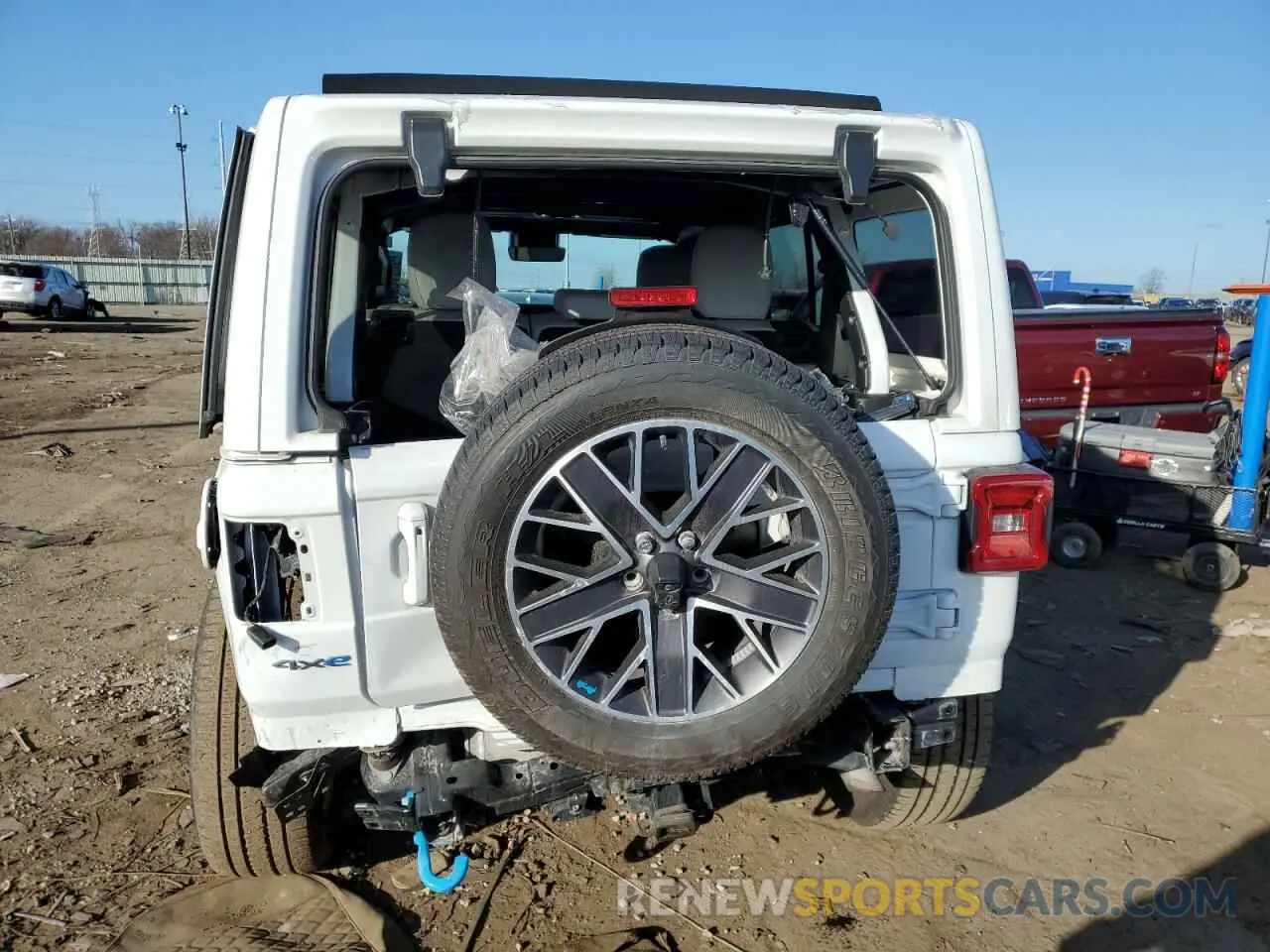 6 Photograph of a damaged car 1C4JJXP62PW538842 JEEP WRANGLER 2023