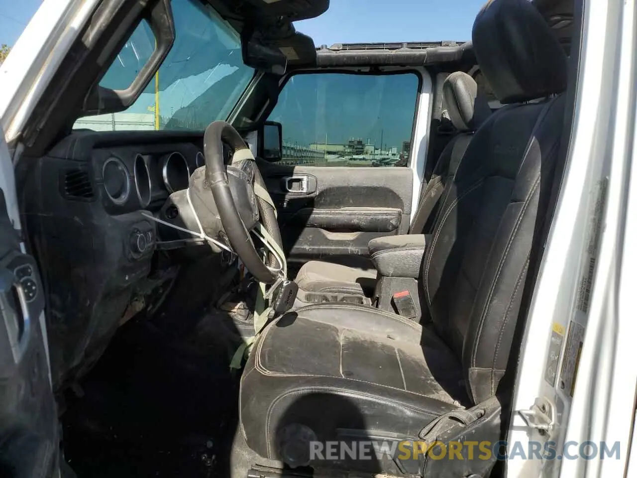 7 Photograph of a damaged car 1C4JJXP62PW642487 JEEP WRANGLER 2023