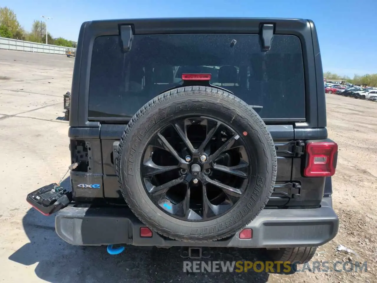 6 Photograph of a damaged car 1C4JJXP65PW661194 JEEP WRANGLER 2023