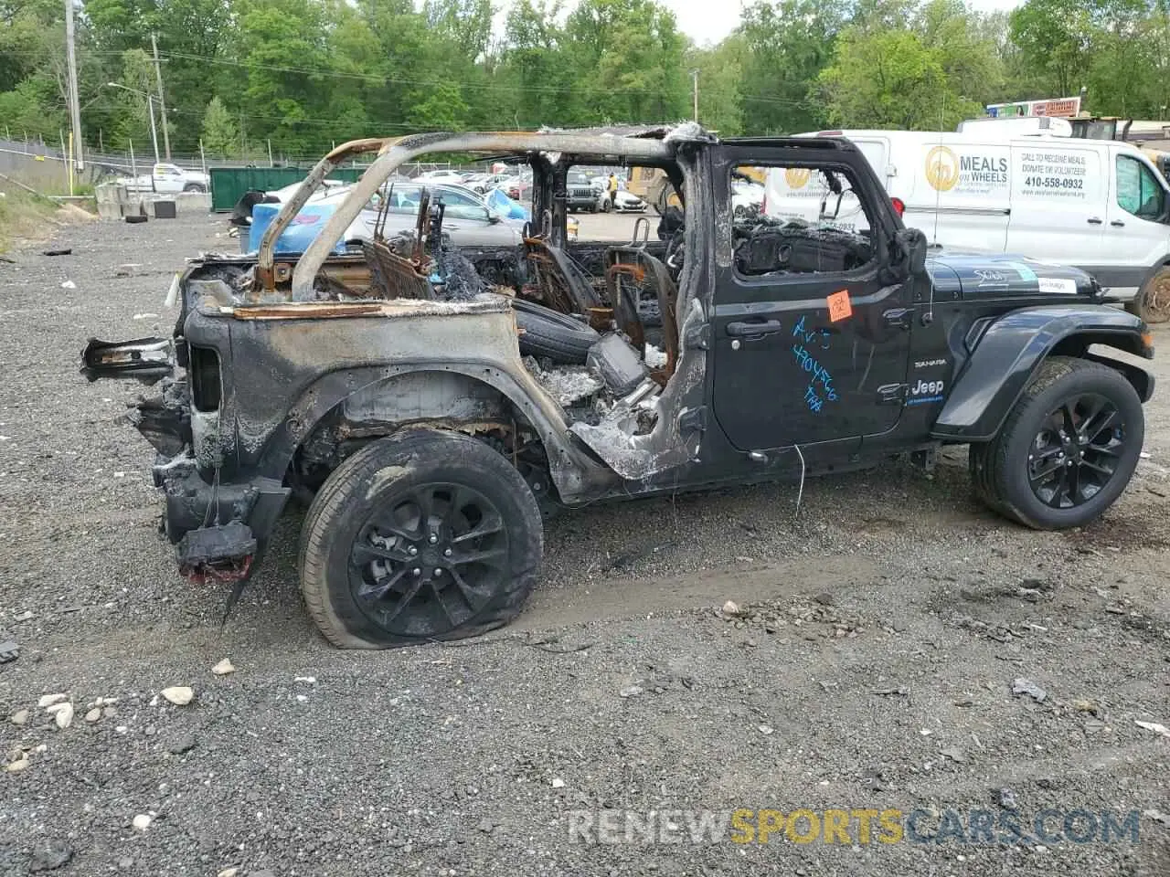 3 Photograph of a damaged car 1C4JJXP66PW698724 JEEP WRANGLER 2023