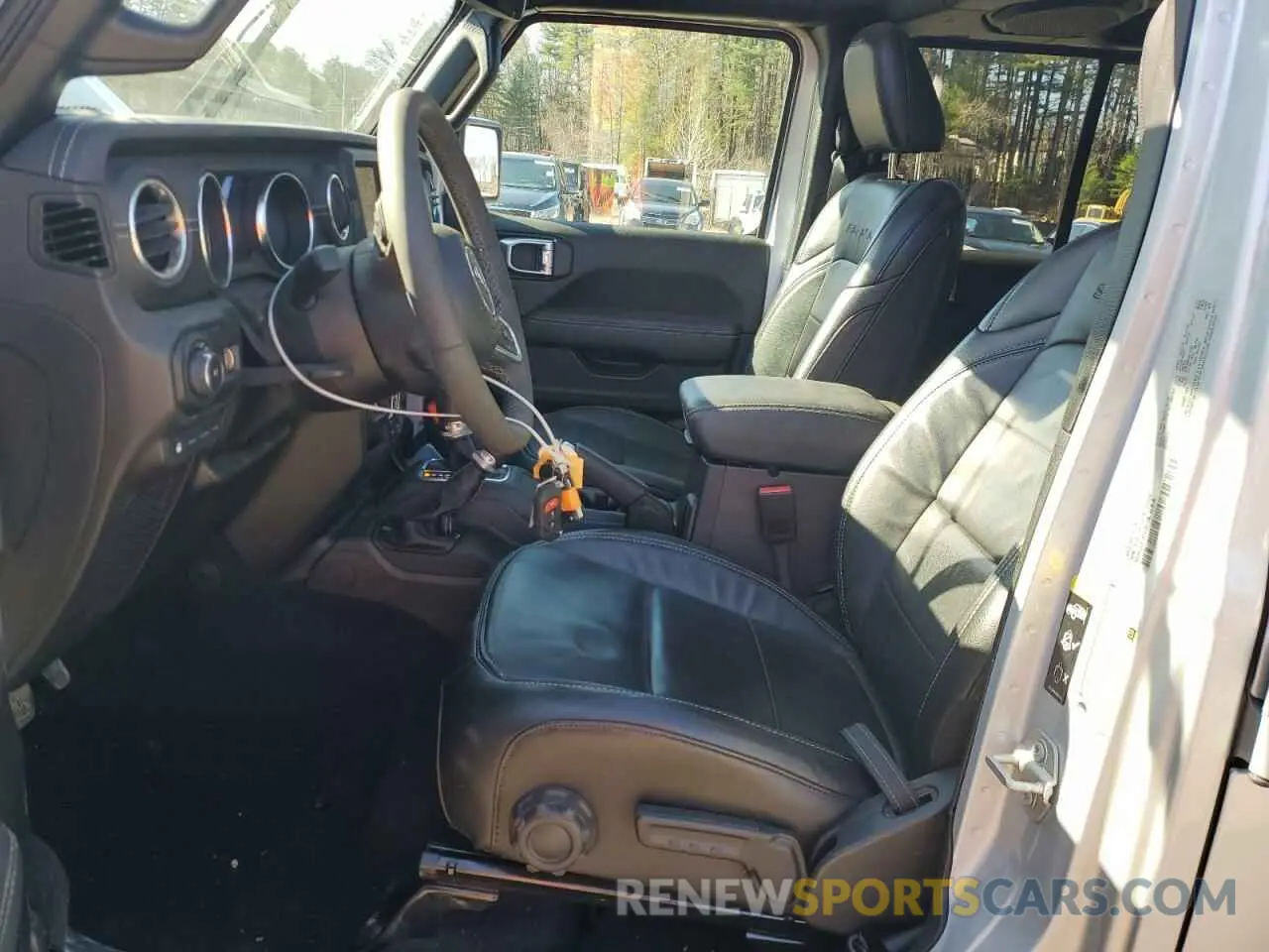 7 Photograph of a damaged car 1C4JJXP66PW703050 JEEP WRANGLER 2023