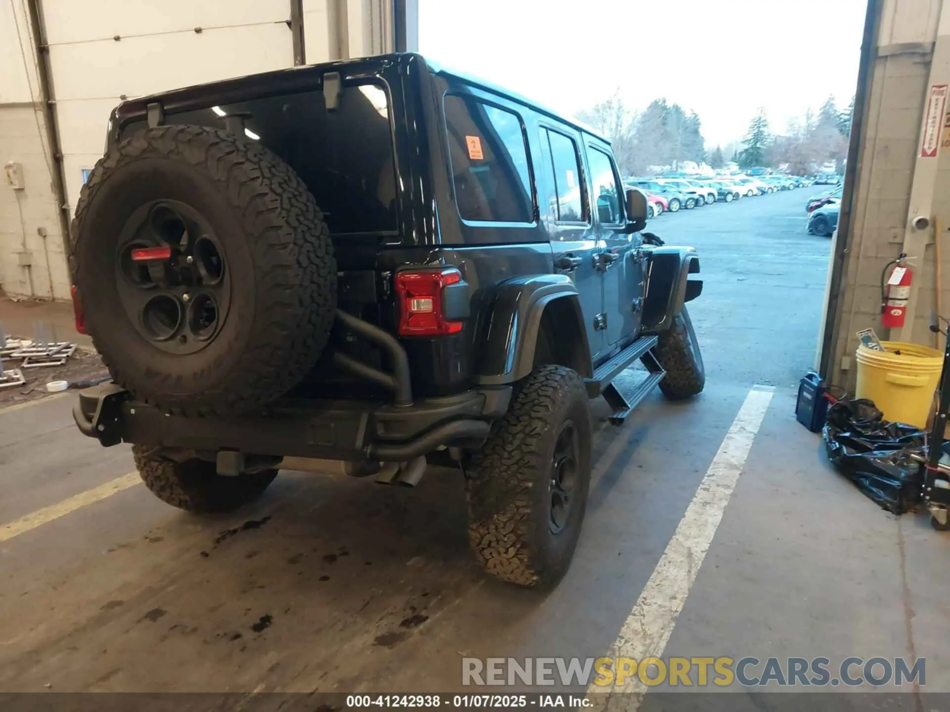 4 Photograph of a damaged car 1C4JJXSJXPW691562 JEEP WRANGLER 2023