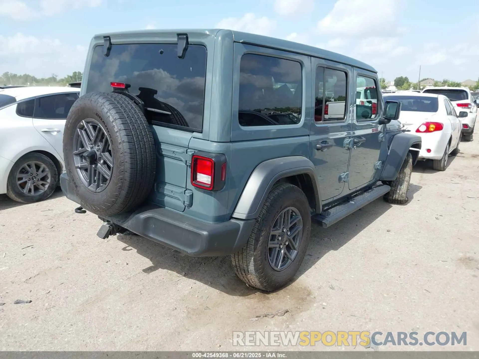 4 Photograph of a damaged car 1C4PJXDG4RW281922 JEEP WRANGLER 2024
