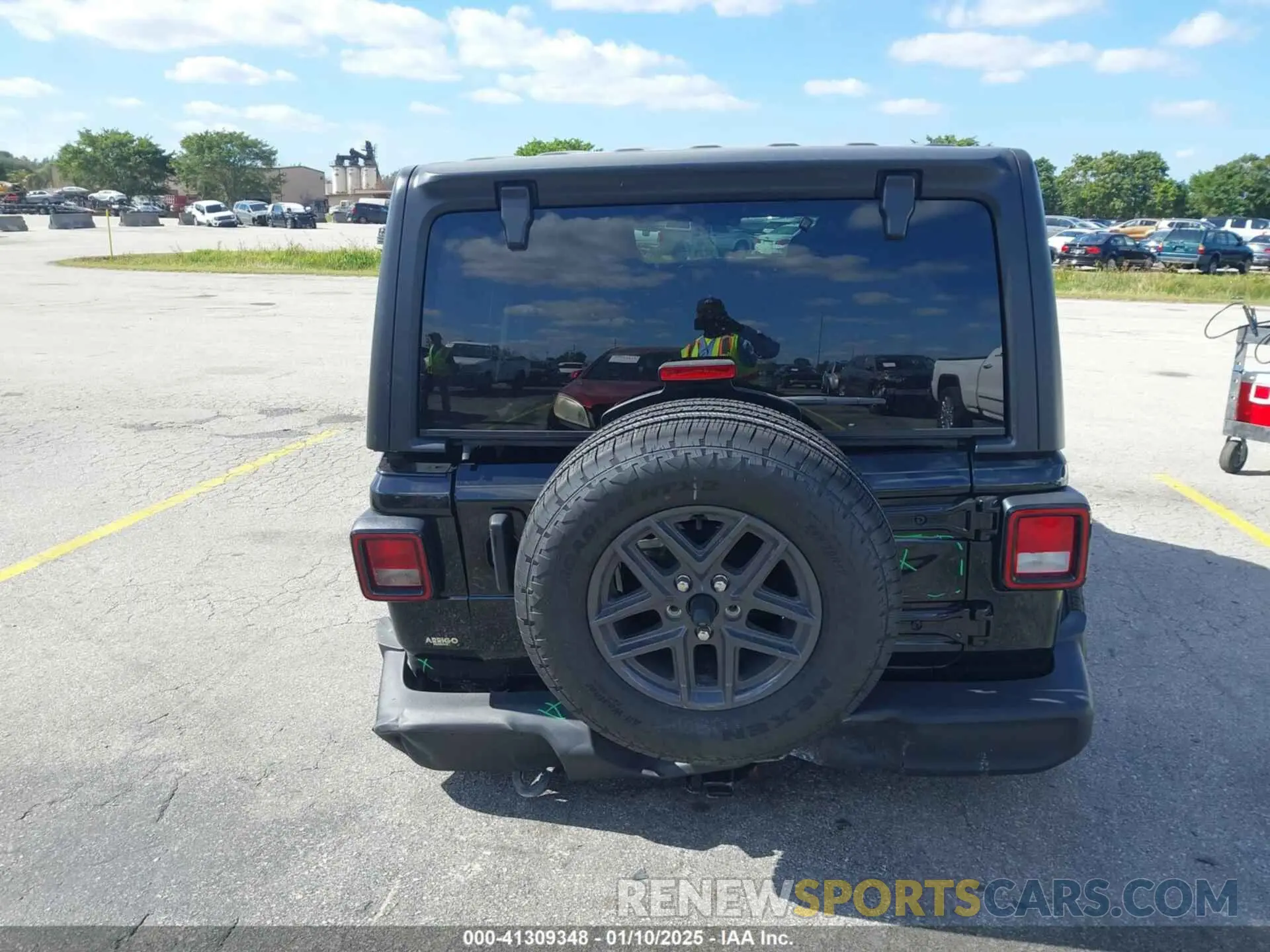 17 Photograph of a damaged car 1C4PJXDG7RW325735 JEEP WRANGLER 2024