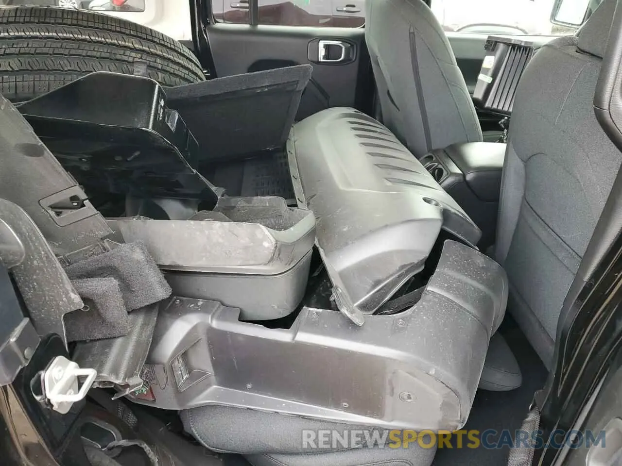 11 Photograph of a damaged car 1C4PJXDG9RW279843 JEEP WRANGLER 2024