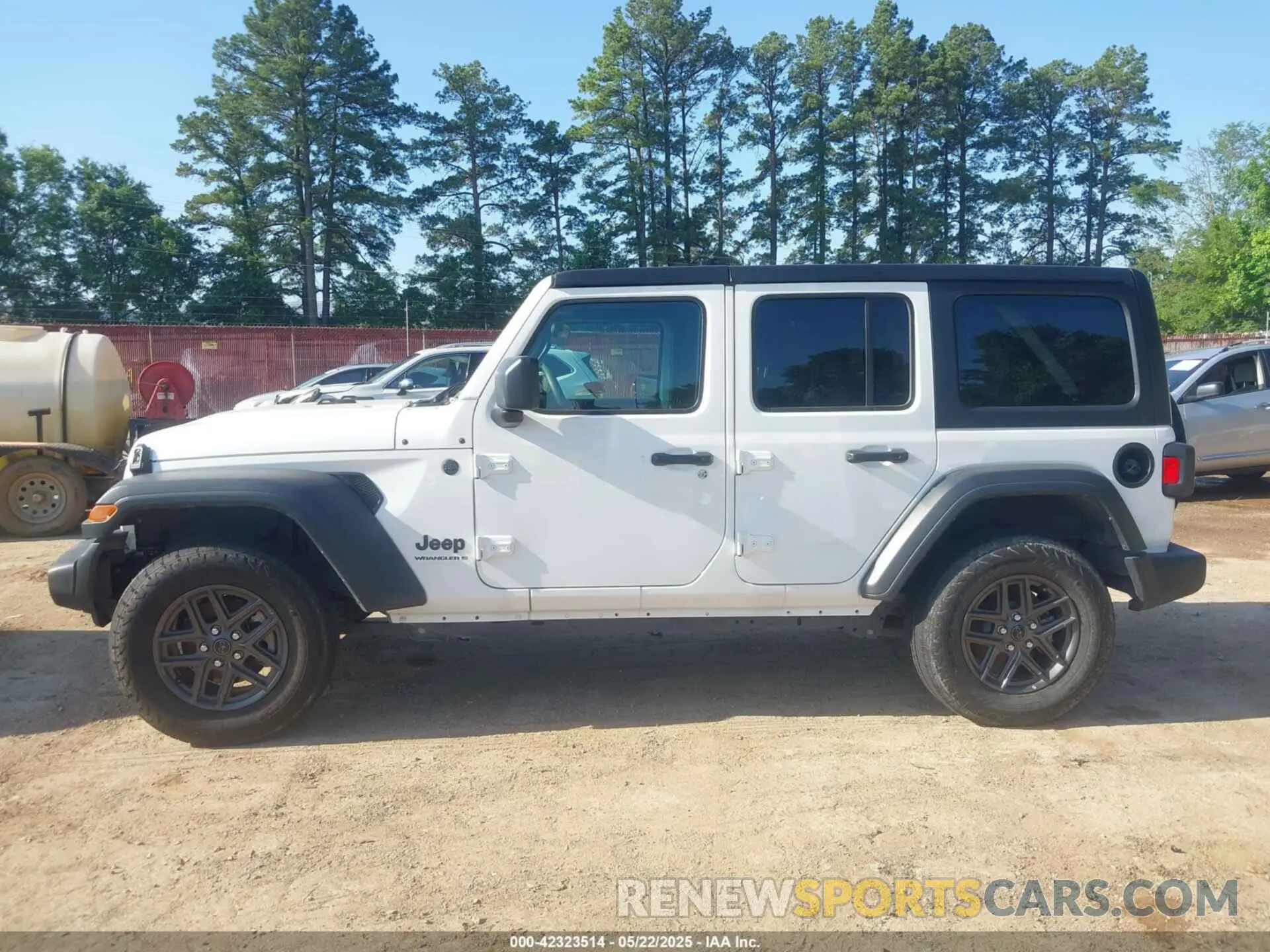 14 Photograph of a damaged car 1C4PJXDN2RW276247 JEEP WRANGLER 2024
