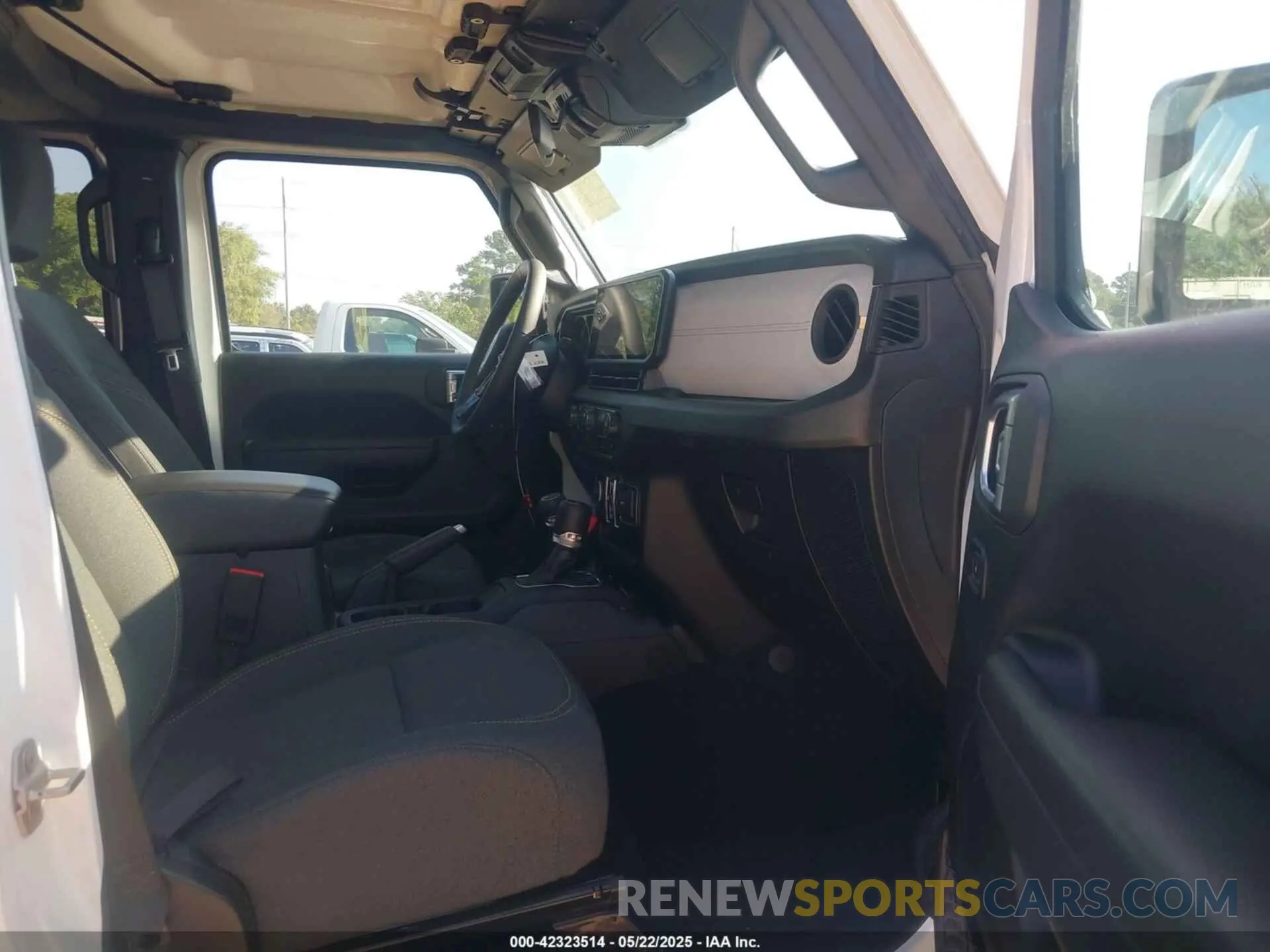 5 Photograph of a damaged car 1C4PJXDN2RW276247 JEEP WRANGLER 2024
