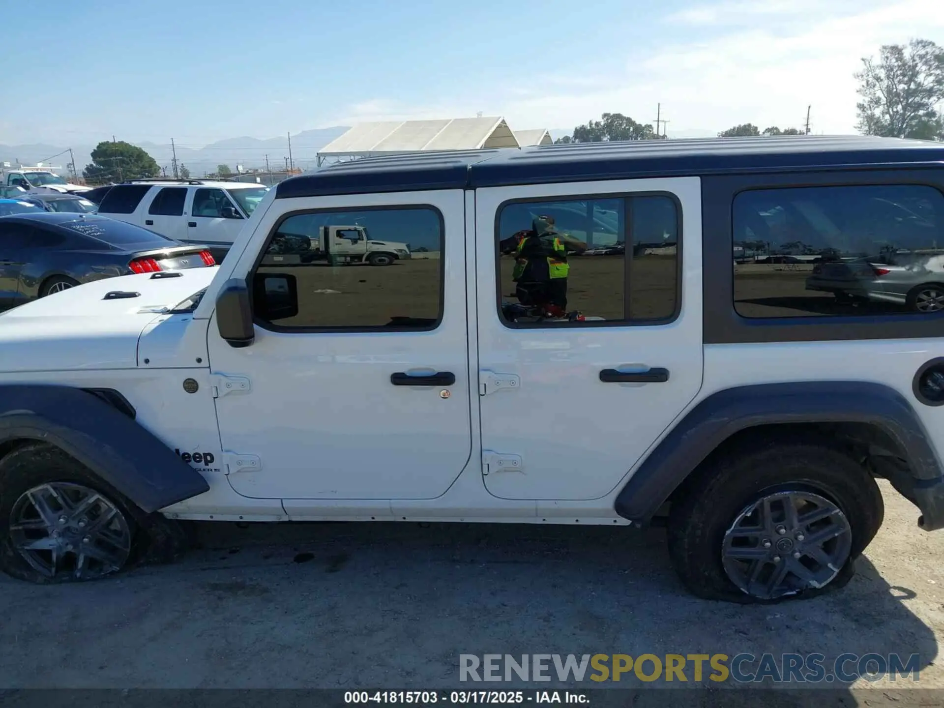14 Photograph of a damaged car 1C4PJXDN7RW108703 JEEP WRANGLER 2024