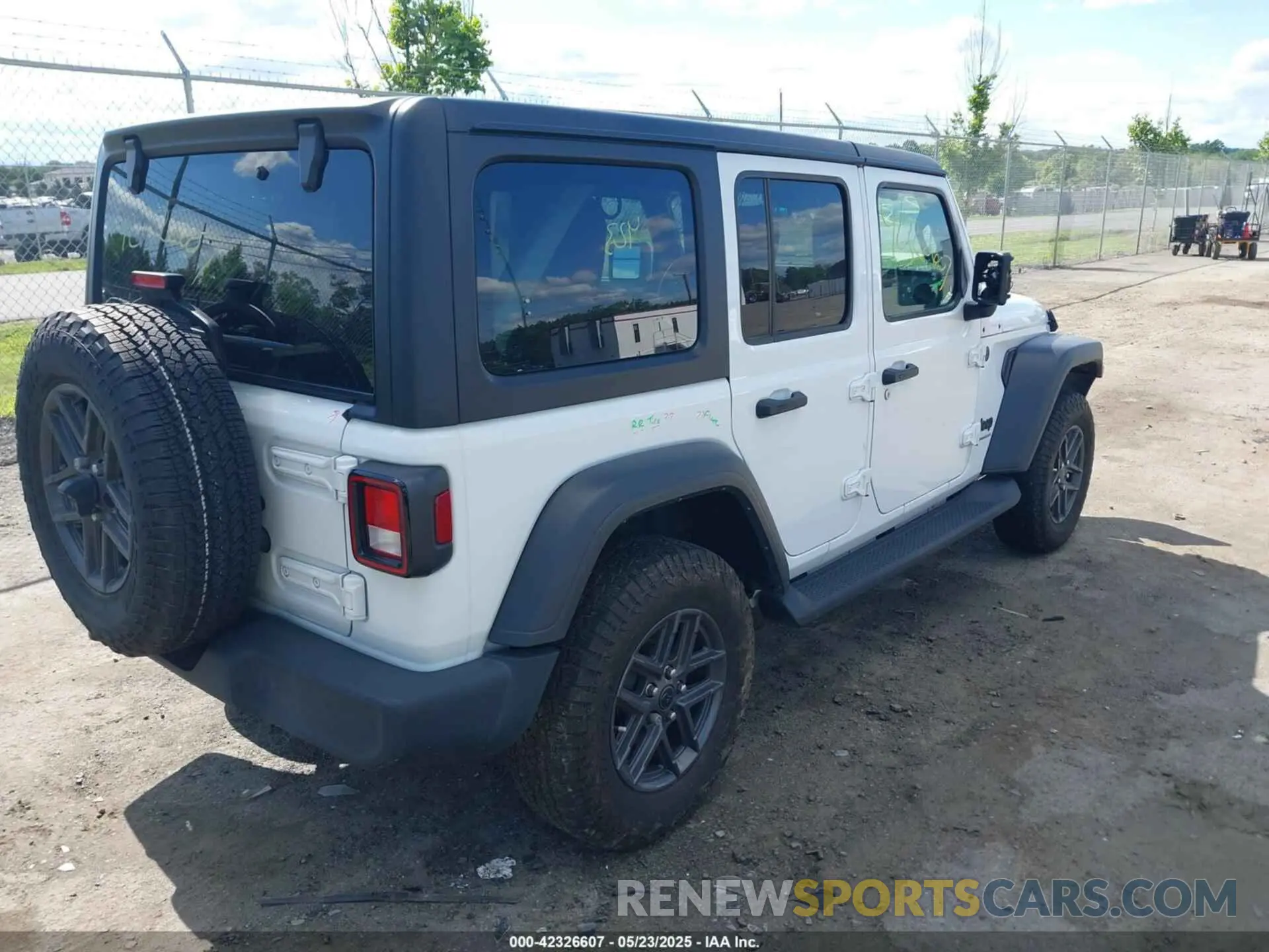 4 Photograph of a damaged car 1C4PJXDNXRW108968 JEEP WRANGLER 2024