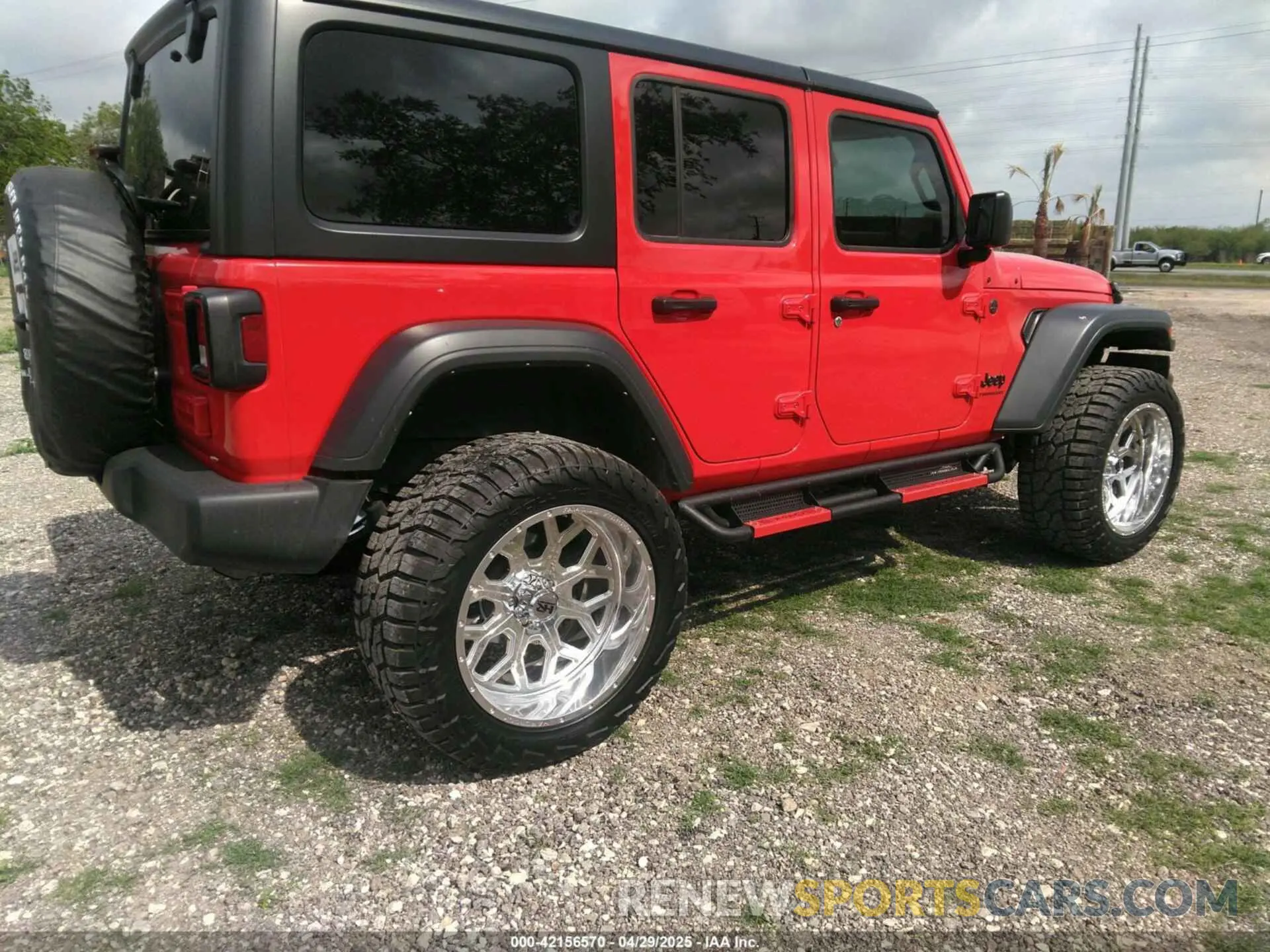 4 Photograph of a damaged car 1C4PJXDNXRW110431 JEEP WRANGLER 2024