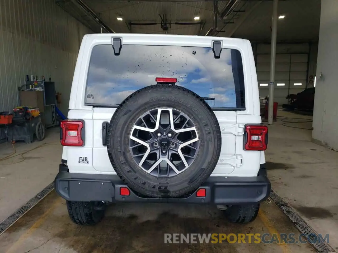 6 Photograph of a damaged car 1C4PJXEG6RW337020 JEEP WRANGLER 2024