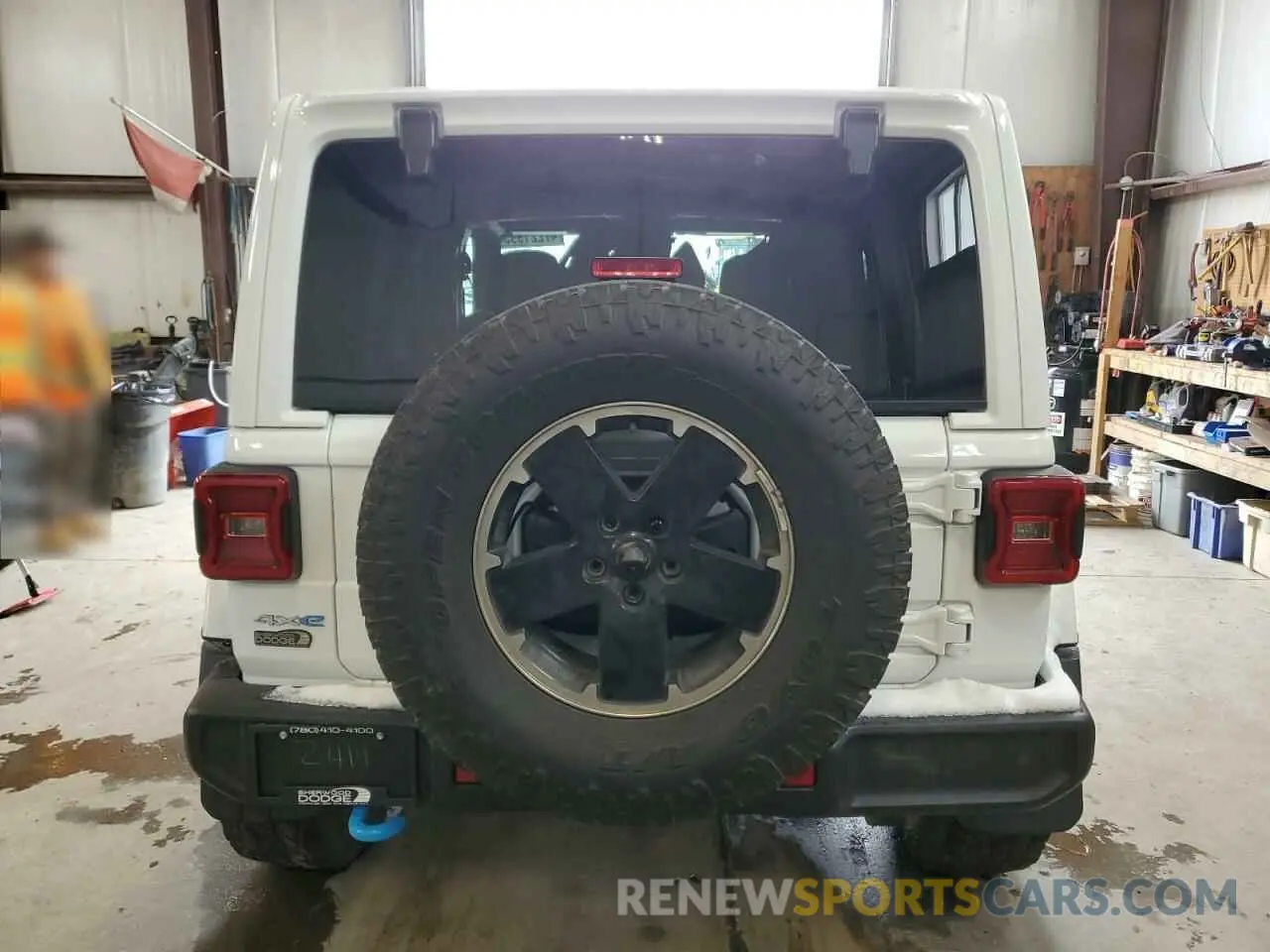 6 Photograph of a damaged car 1C4RJXP60RW198614 JEEP WRANGLER 2024