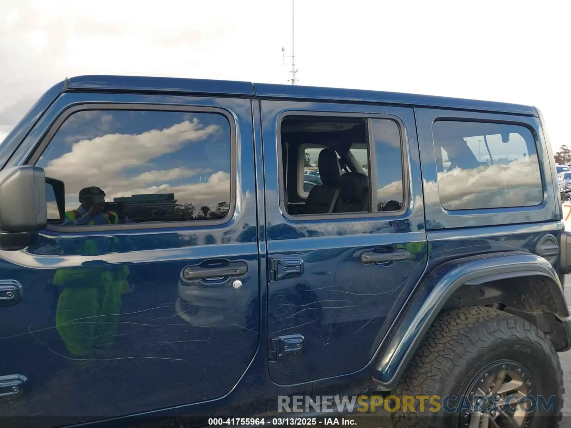17 Photograph of a damaged car 1C4RJXSJ5RW369532 JEEP WRANGLER 2024
