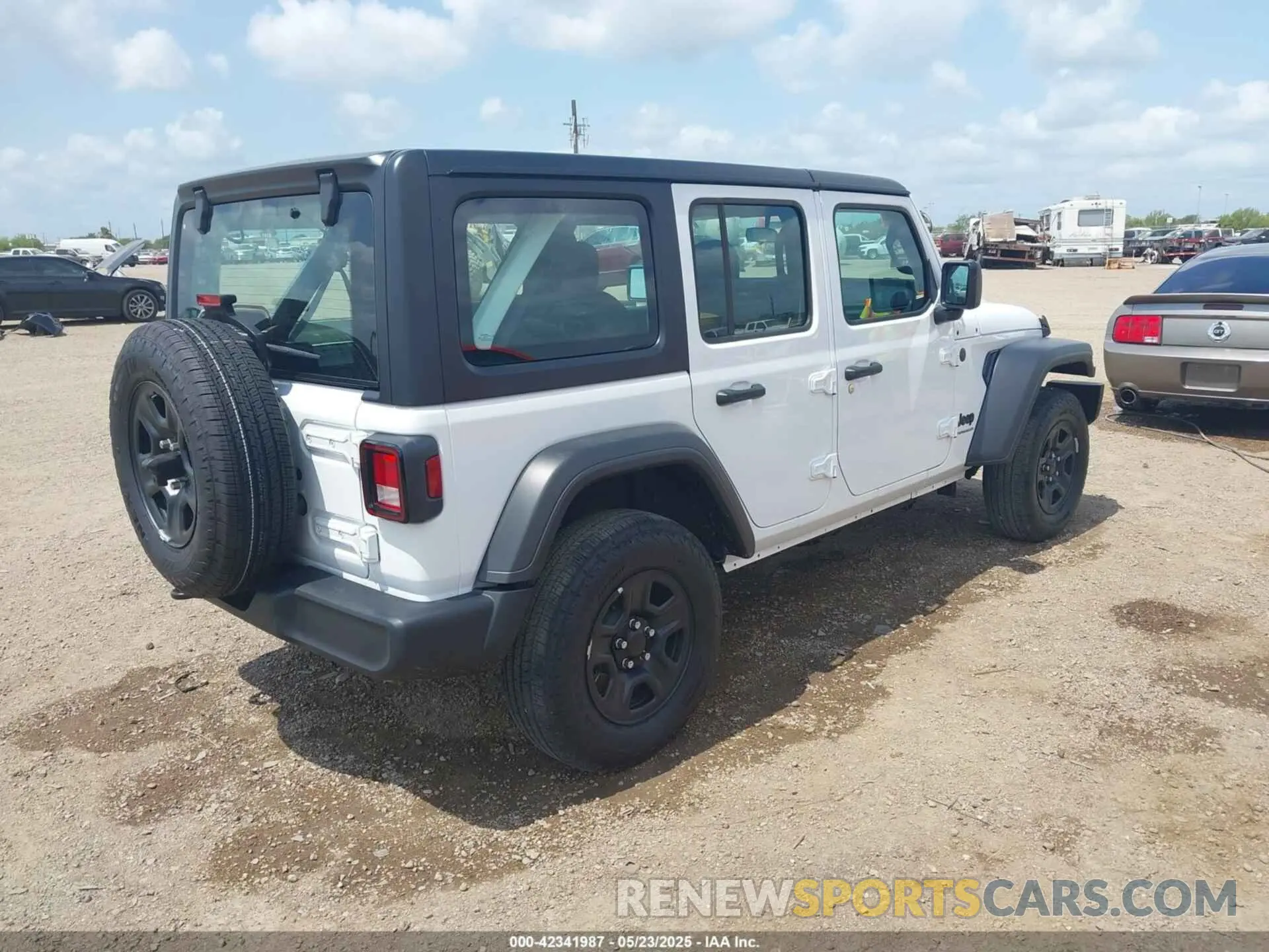 4 Photograph of a damaged car 1C4PJXDG7SW546578 JEEP WRANGLER 2025