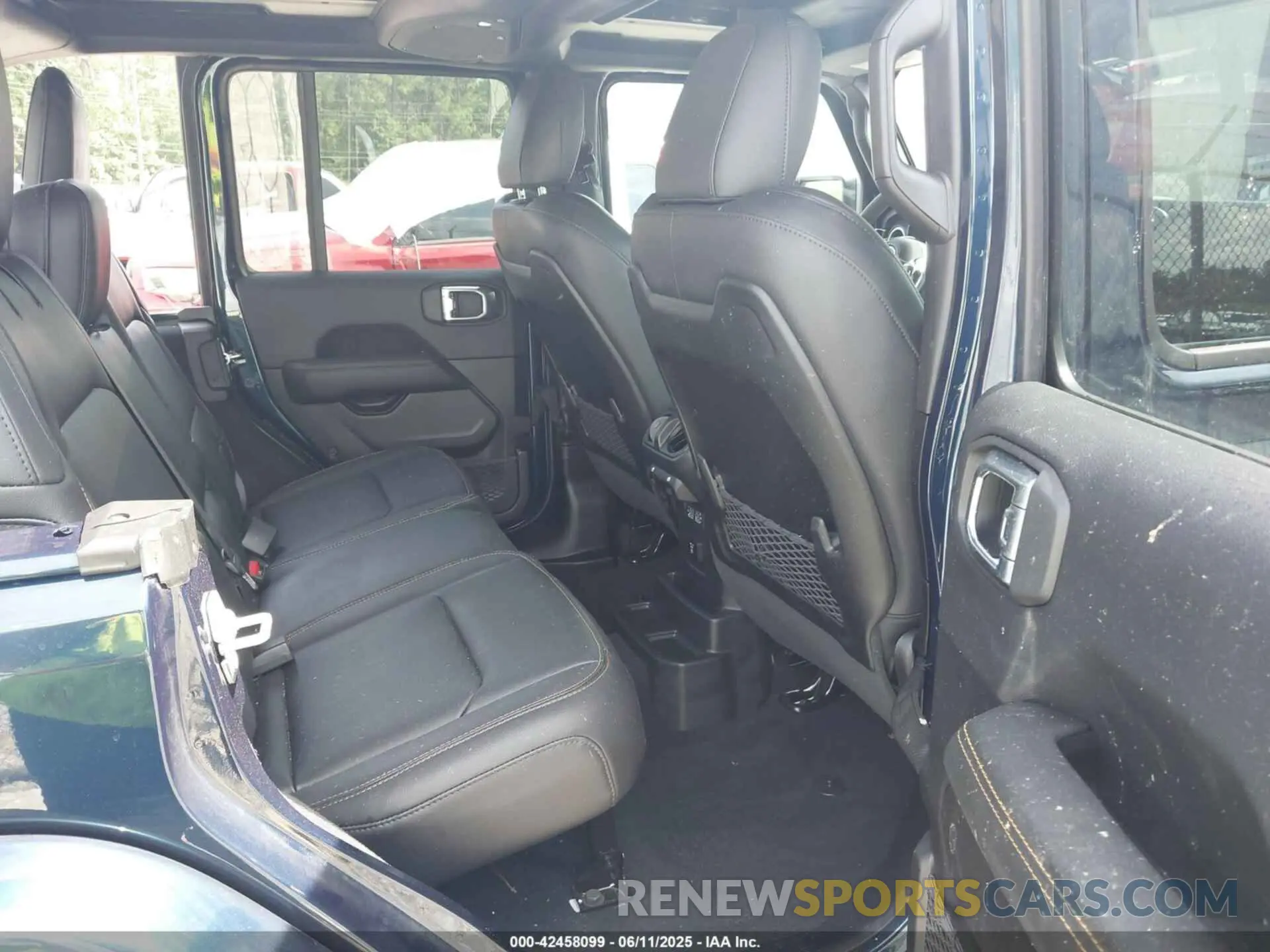 8 Photograph of a damaged car 1C4PJXEG4SW537402 JEEP WRANGLER 2025