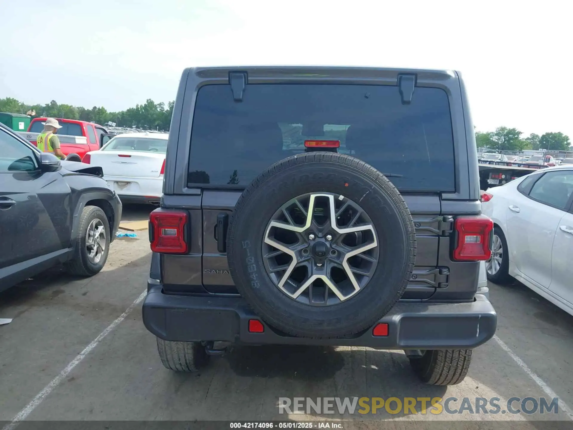 16 Photograph of a damaged car 1C4PJXEN5SW525130 JEEP WRANGLER 2025