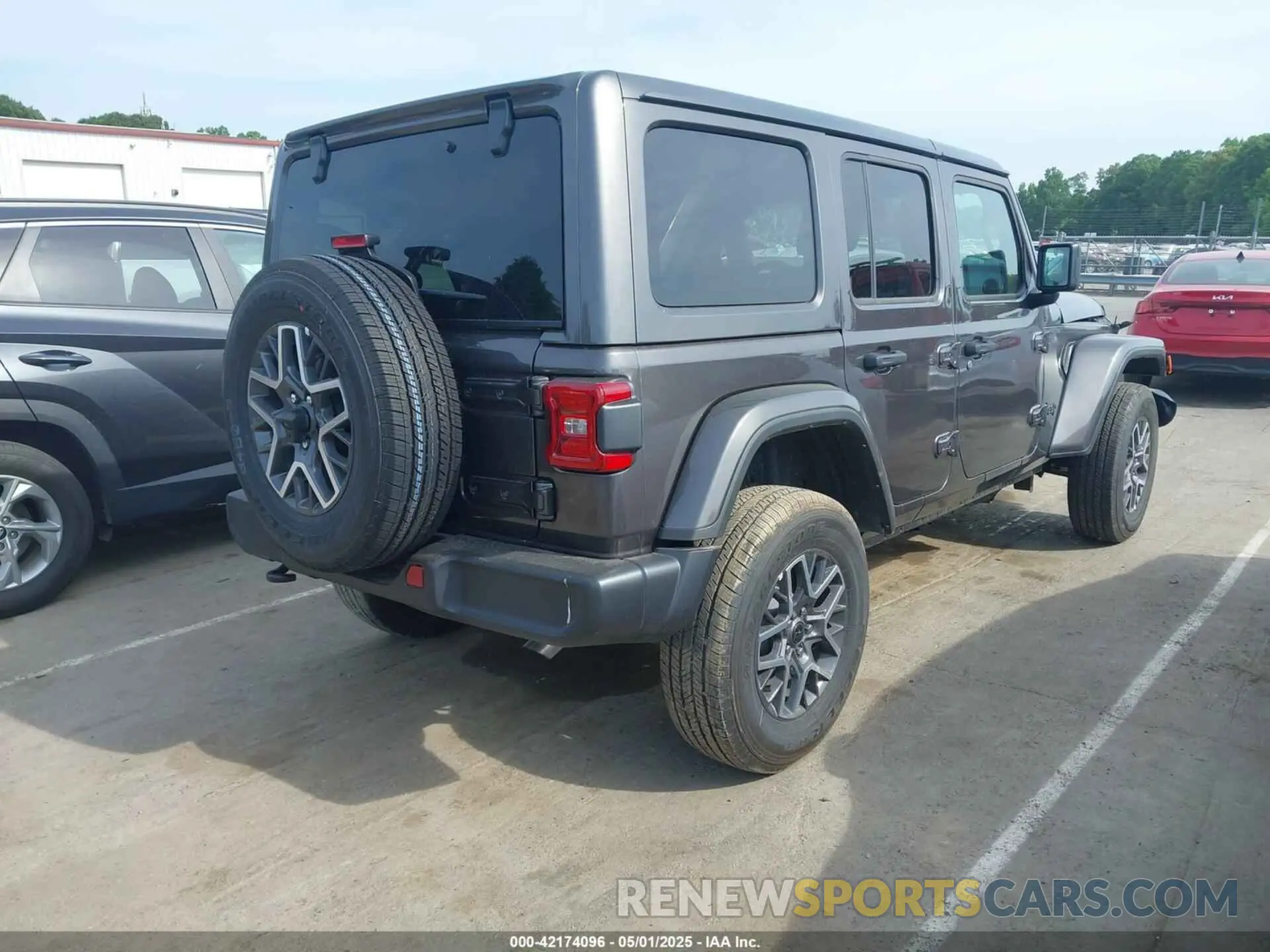 4 Photograph of a damaged car 1C4PJXEN5SW525130 JEEP WRANGLER 2025