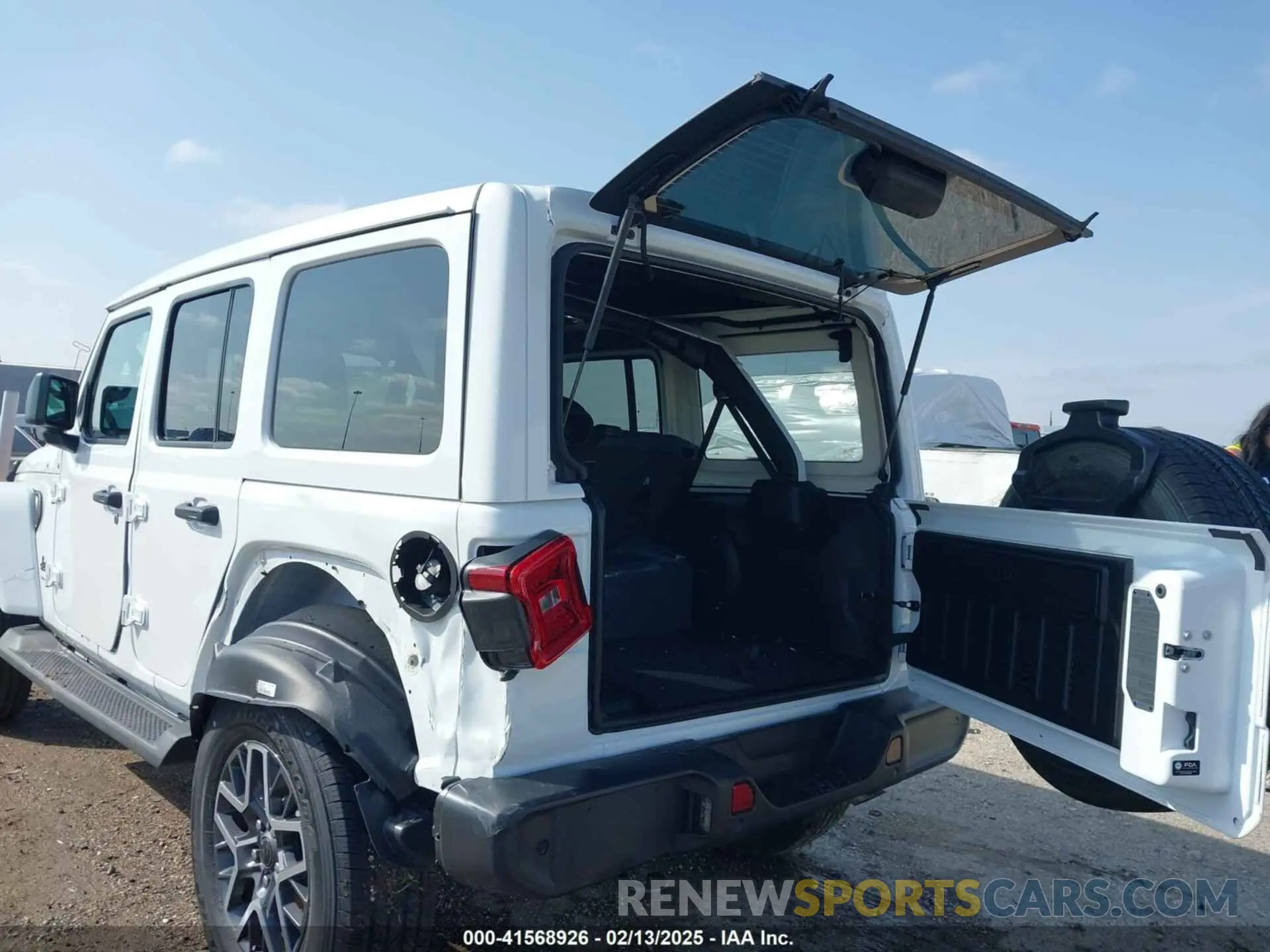 13 Photograph of a damaged car 1C4PJXEN9SW517502 JEEP WRANGLER 2025