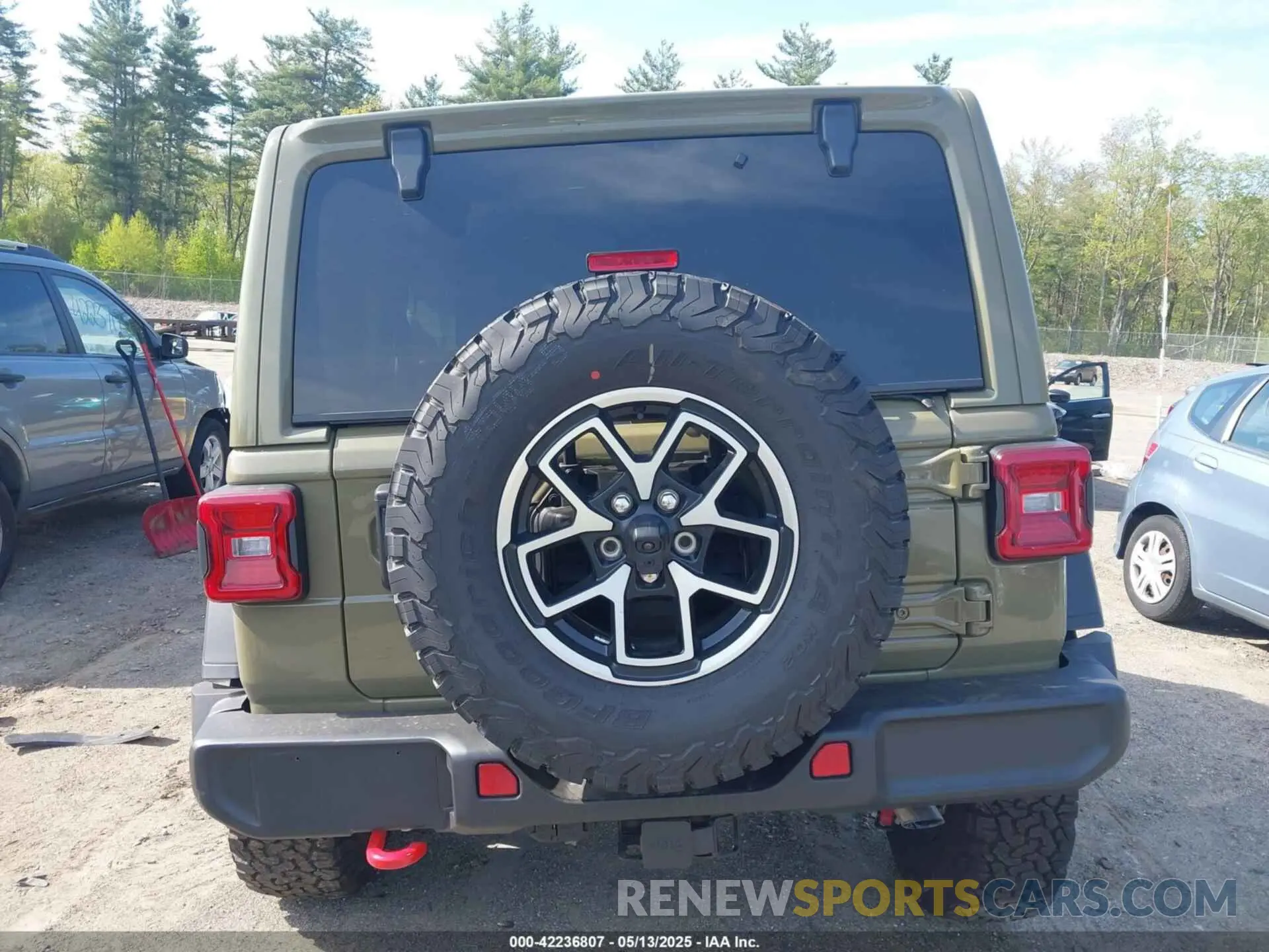 17 Photograph of a damaged car 1C4PJXFN0SW546661 JEEP WRANGLER 2025