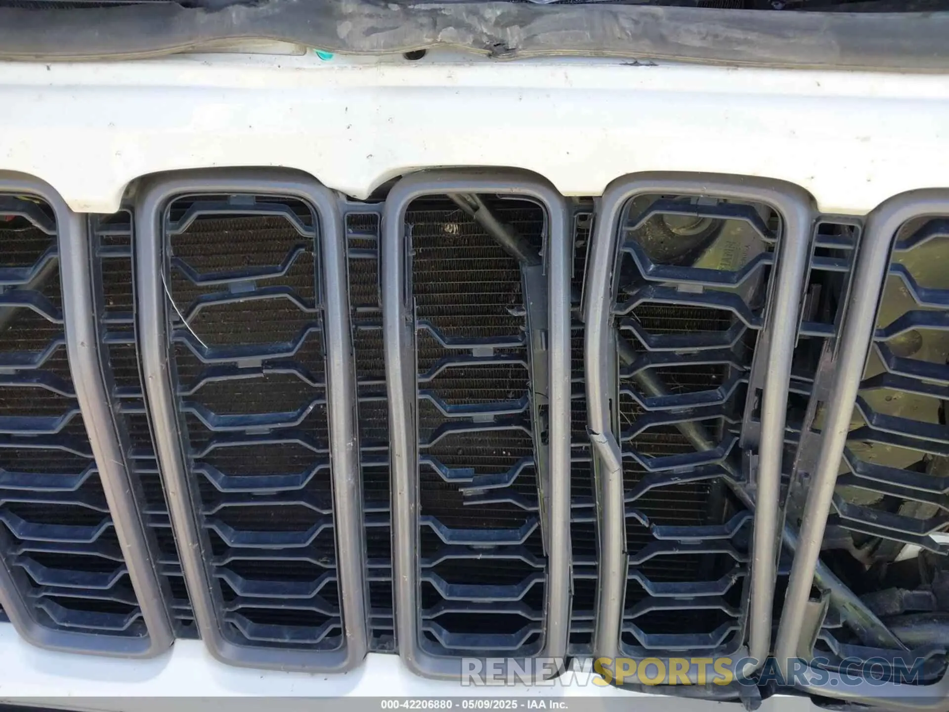 18 Photograph of a damaged car 1C4PJXFN2SW526430 JEEP WRANGLER 2025