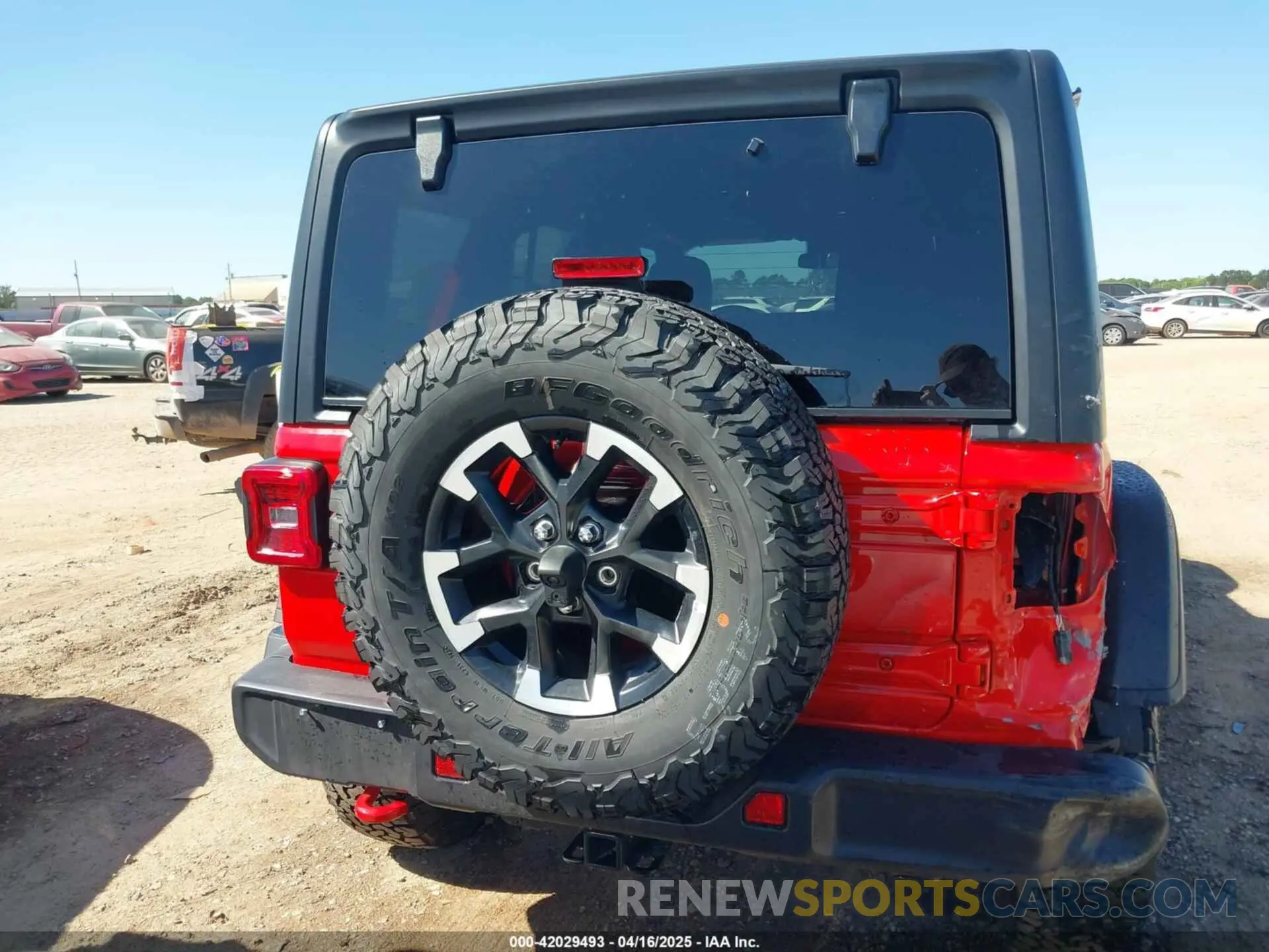 16 Photograph of a damaged car 1C4PJXFN8SW525573 JEEP WRANGLER 2025