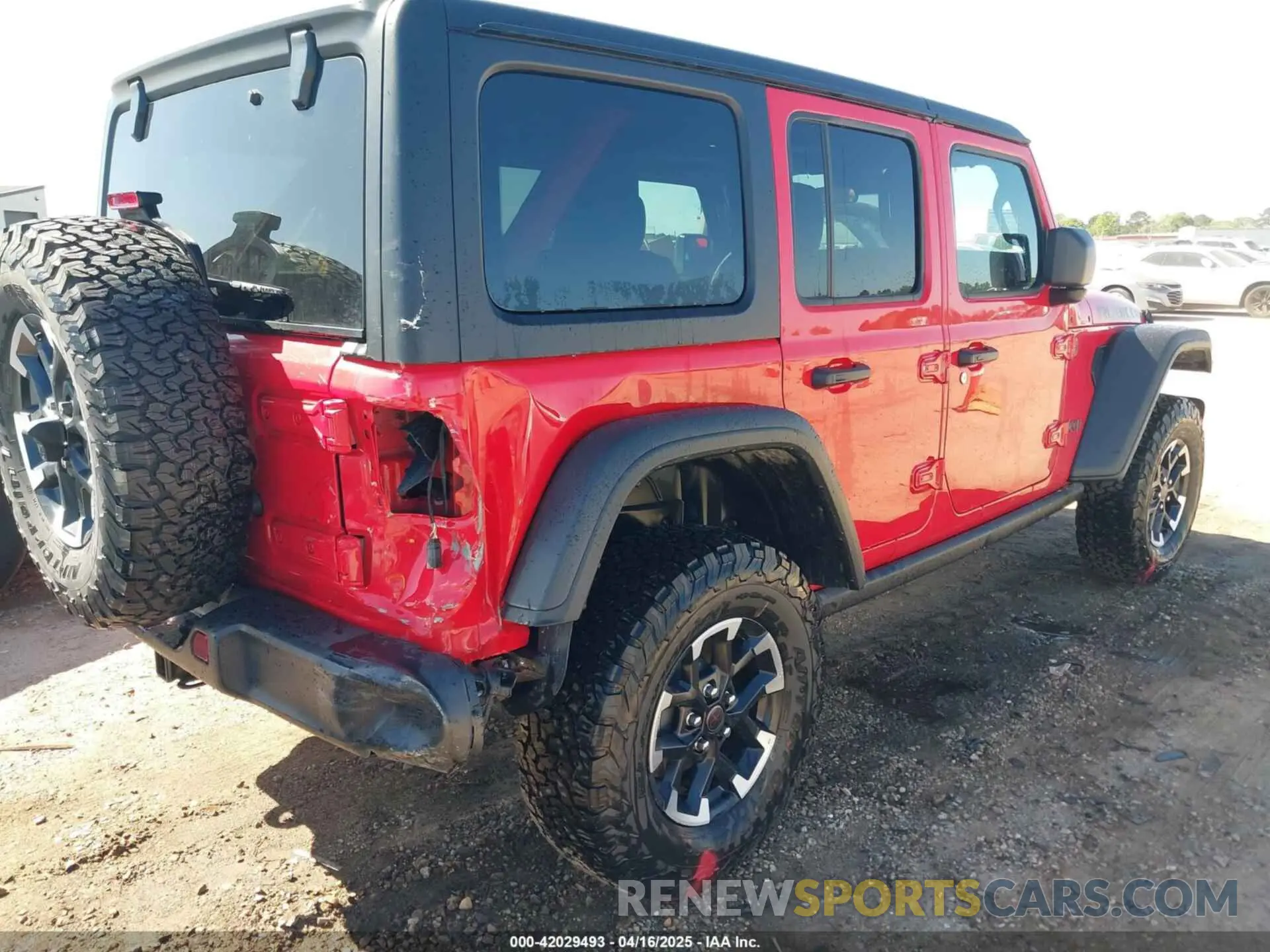 4 Photograph of a damaged car 1C4PJXFN8SW525573 JEEP WRANGLER 2025