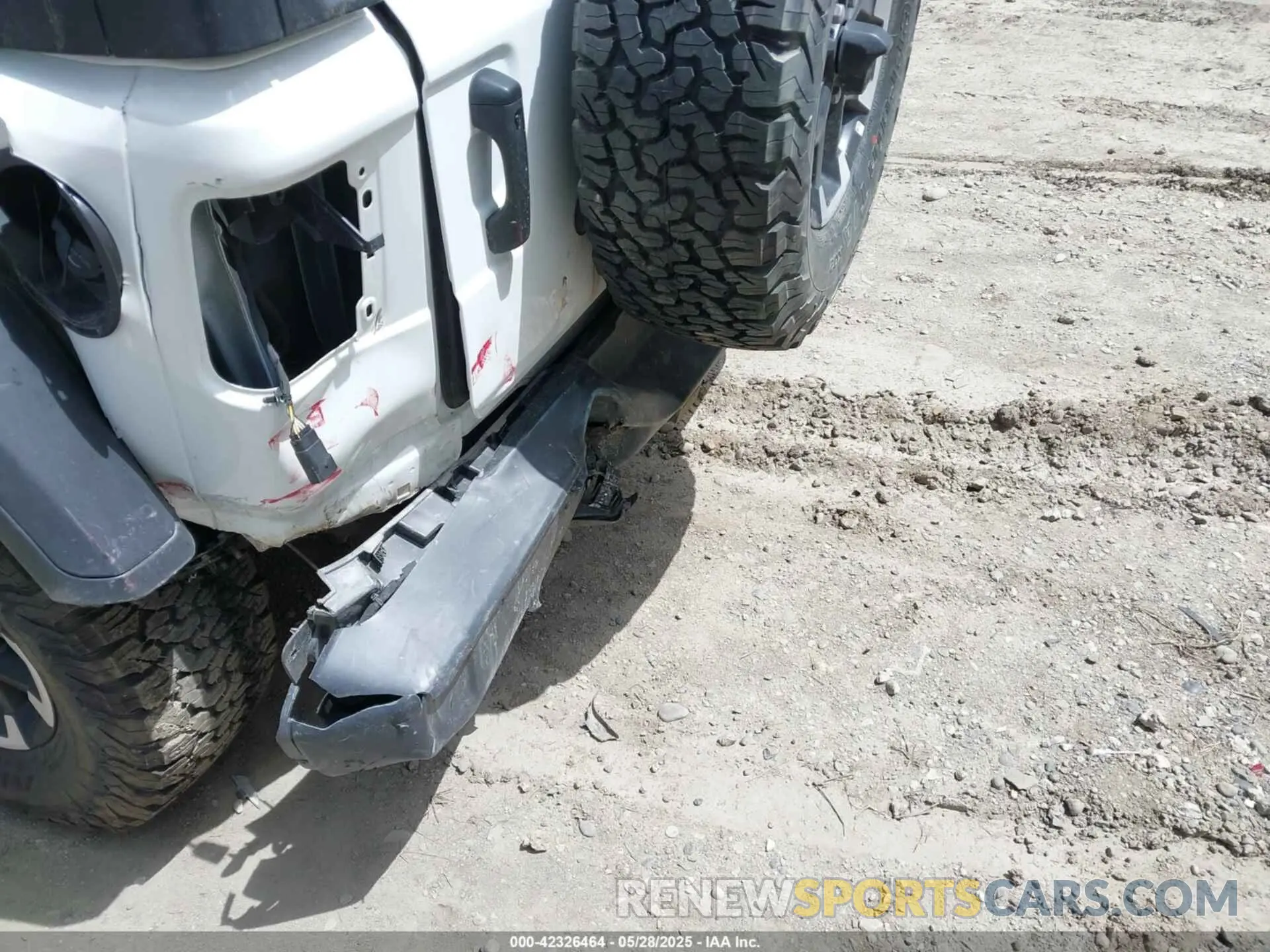 17 Photograph of a damaged car 1C4PJXFNXSW526479 JEEP WRANGLER 2025