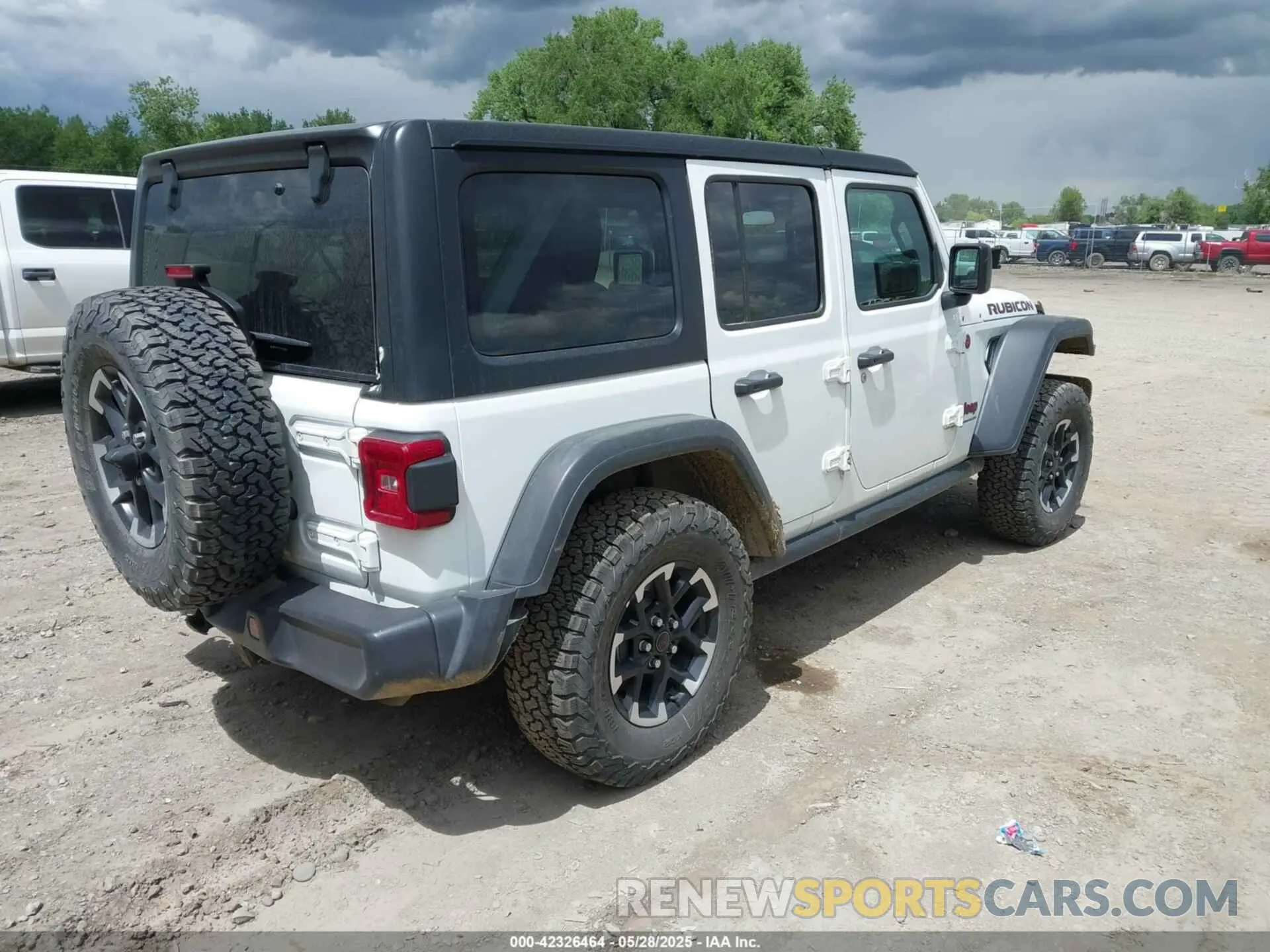 4 Photograph of a damaged car 1C4PJXFNXSW526479 JEEP WRANGLER 2025