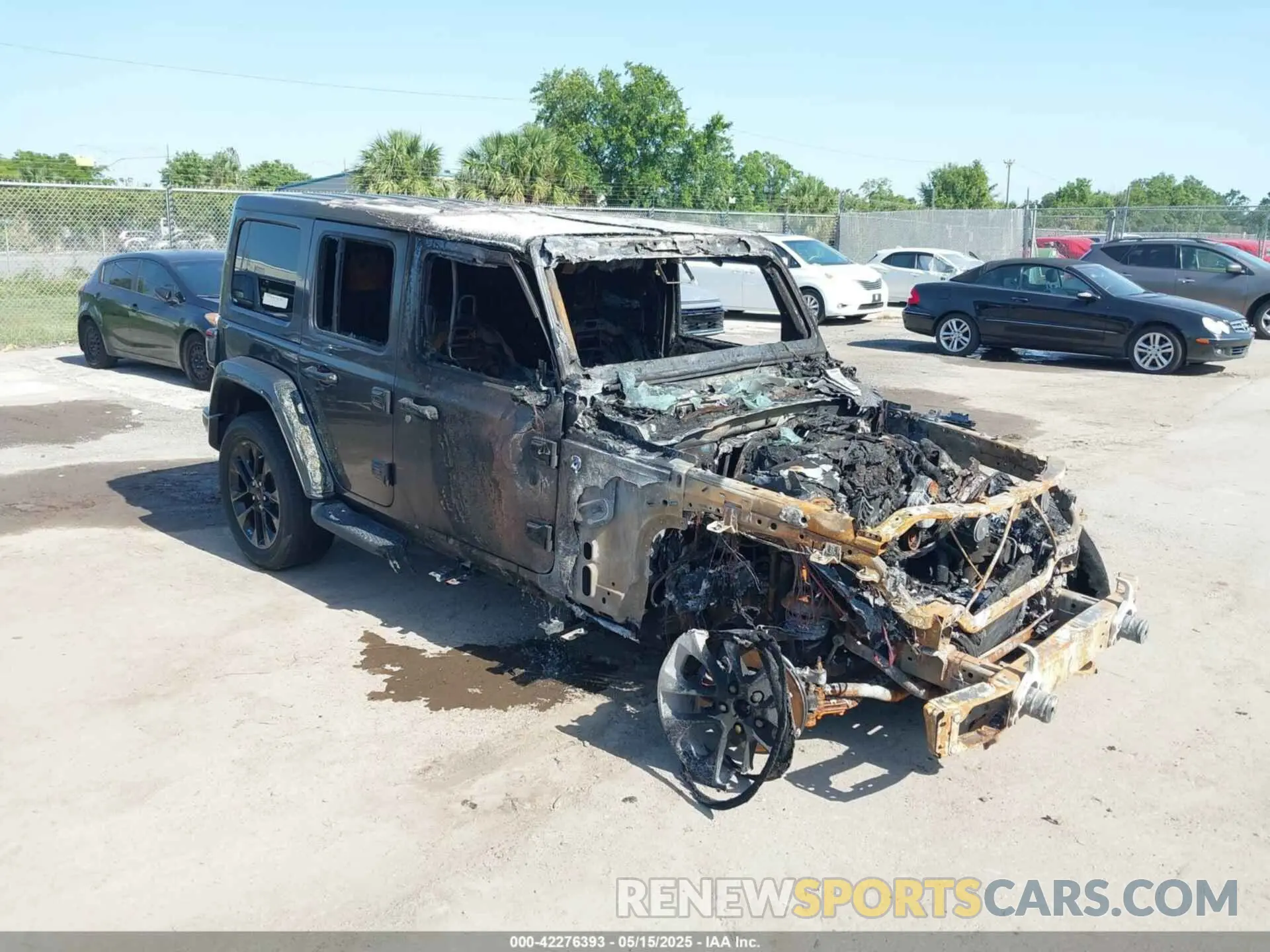 1 Photograph of a damaged car 1C4JJXP60MW643293 JEEP WRANGLER 4XE 2021