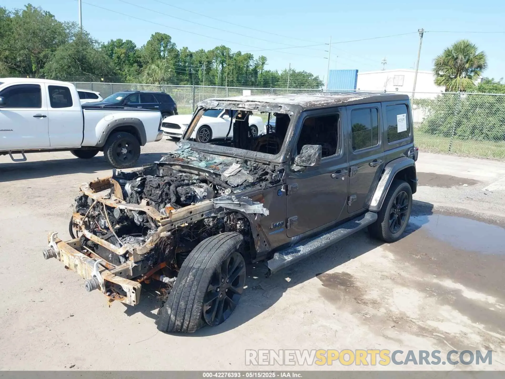 2 Photograph of a damaged car 1C4JJXP60MW643293 JEEP WRANGLER 4XE 2021