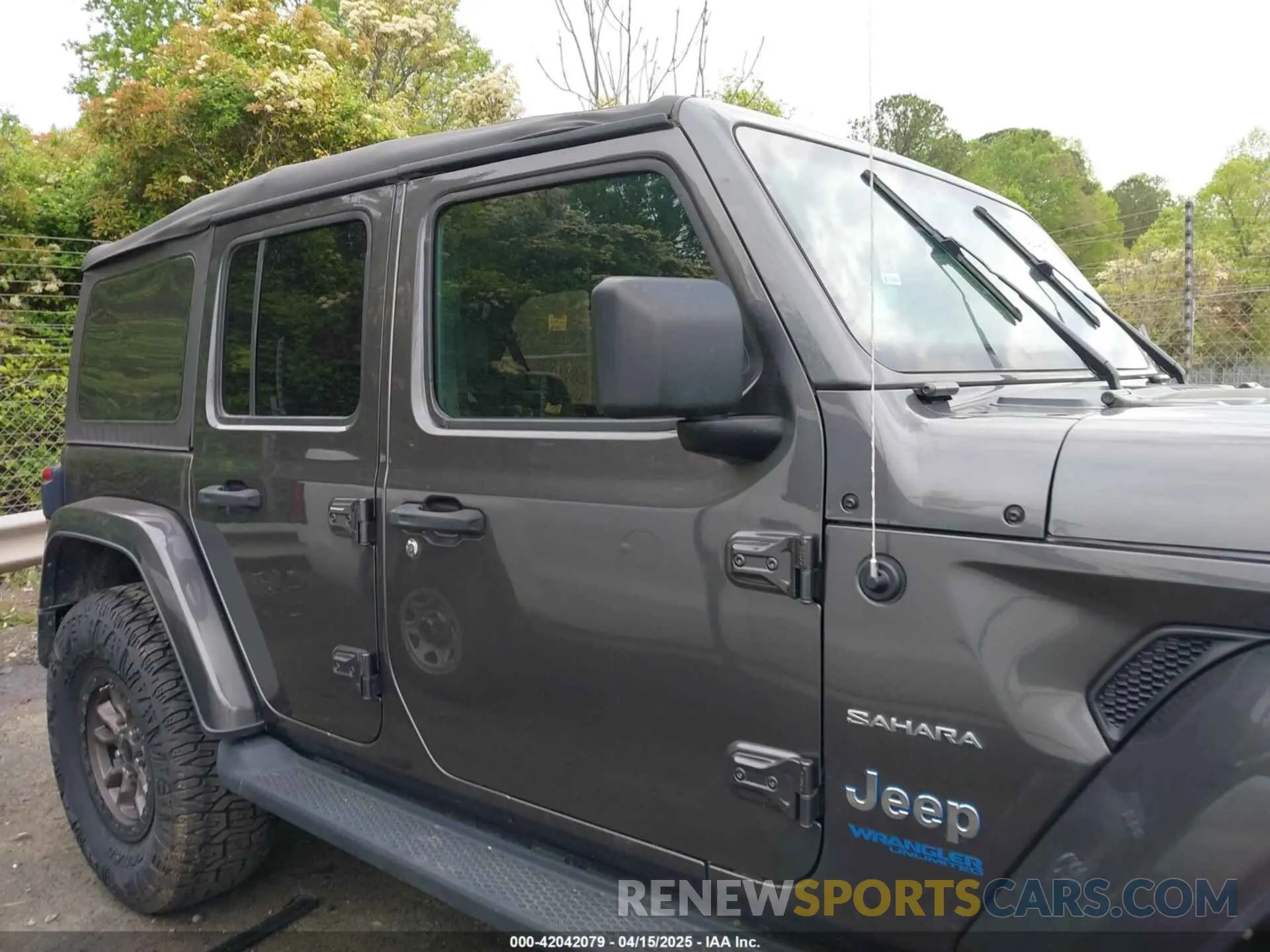 13 Photograph of a damaged car 1C4JJXP60MW704738 JEEP WRANGLER 4XE 2021