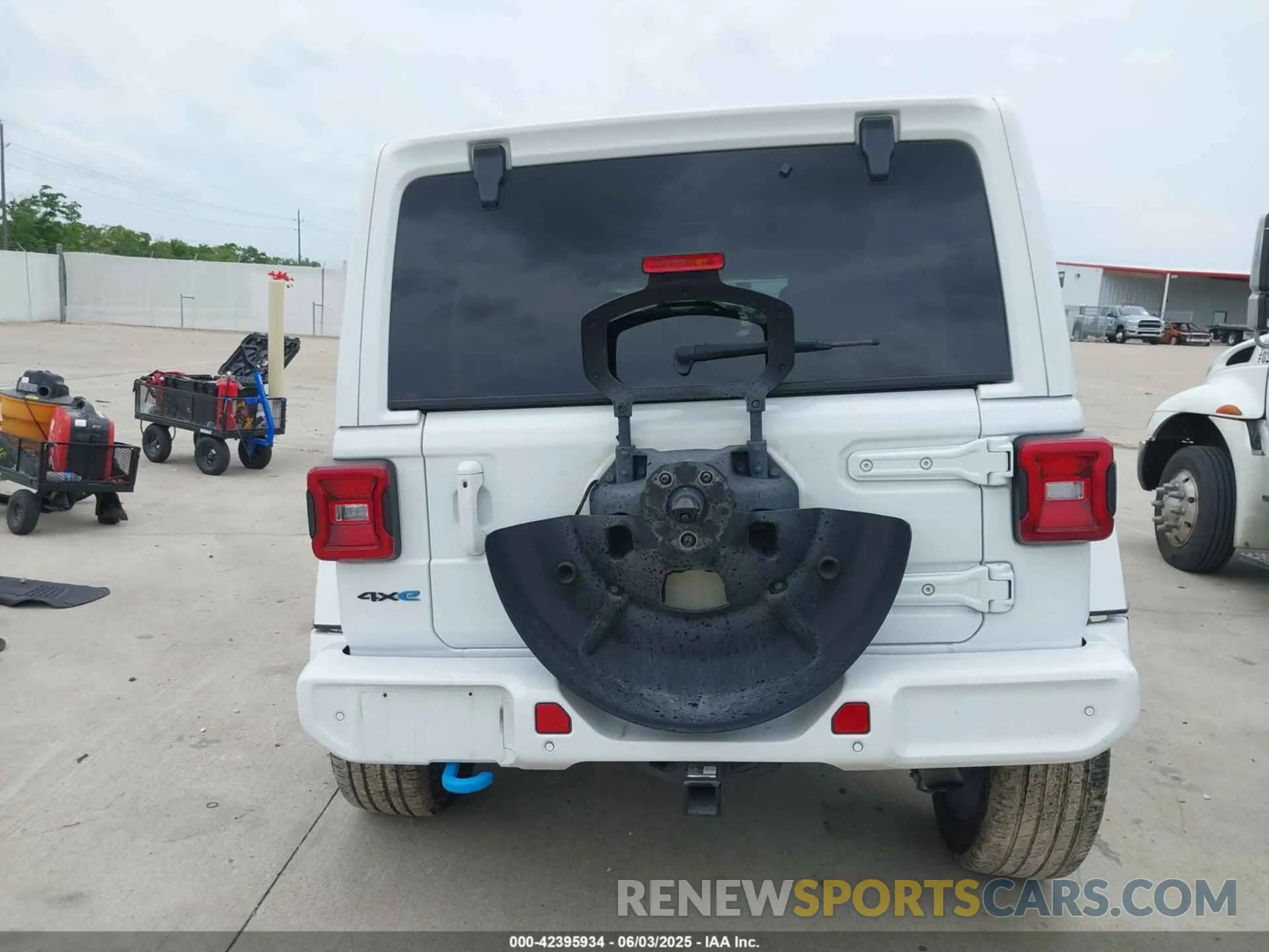 16 Photograph of a damaged car 1C4JJXP63MW723803 JEEP WRANGLER 4XE 2021