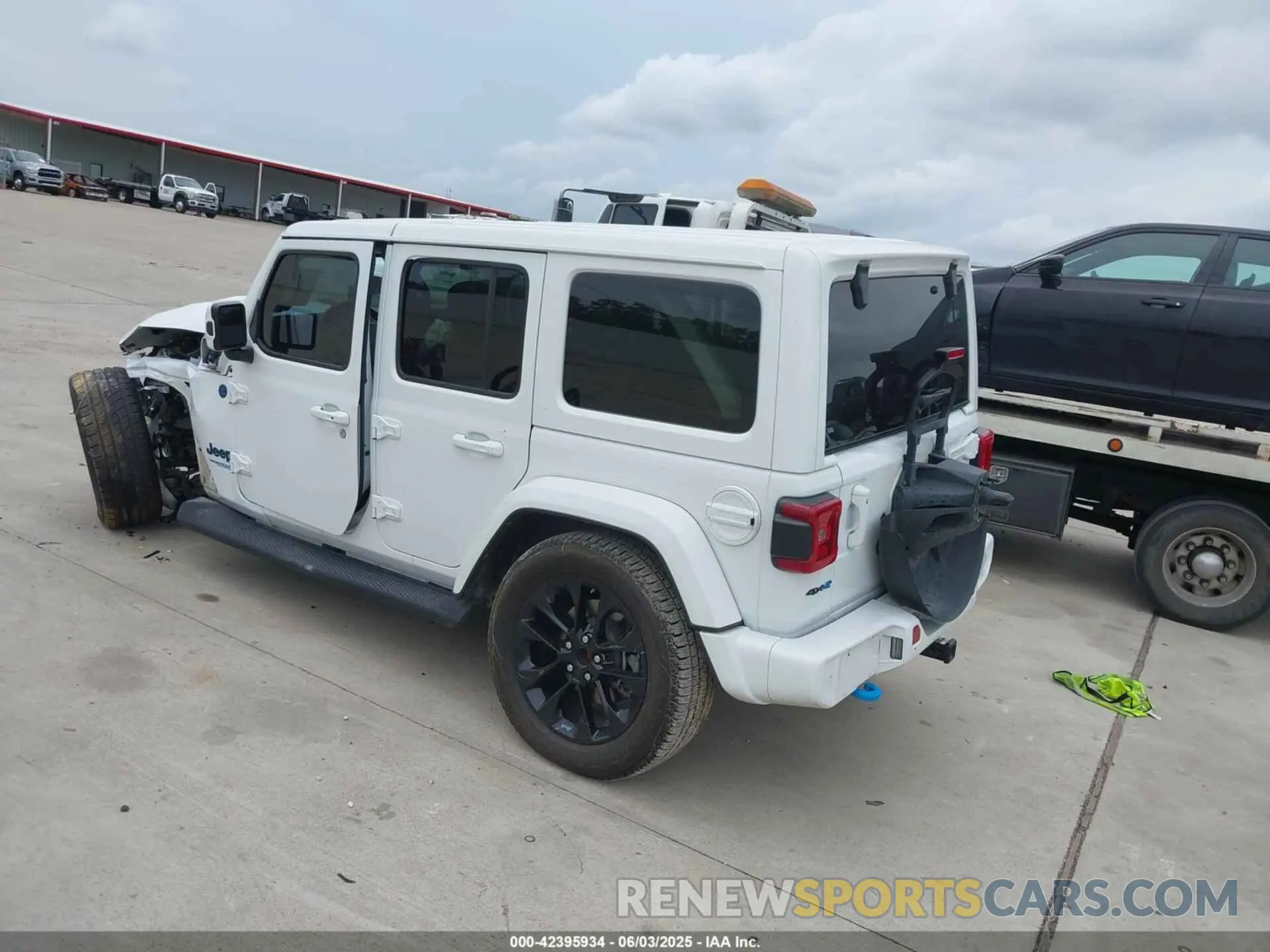 3 Photograph of a damaged car 1C4JJXP63MW723803 JEEP WRANGLER 4XE 2021
