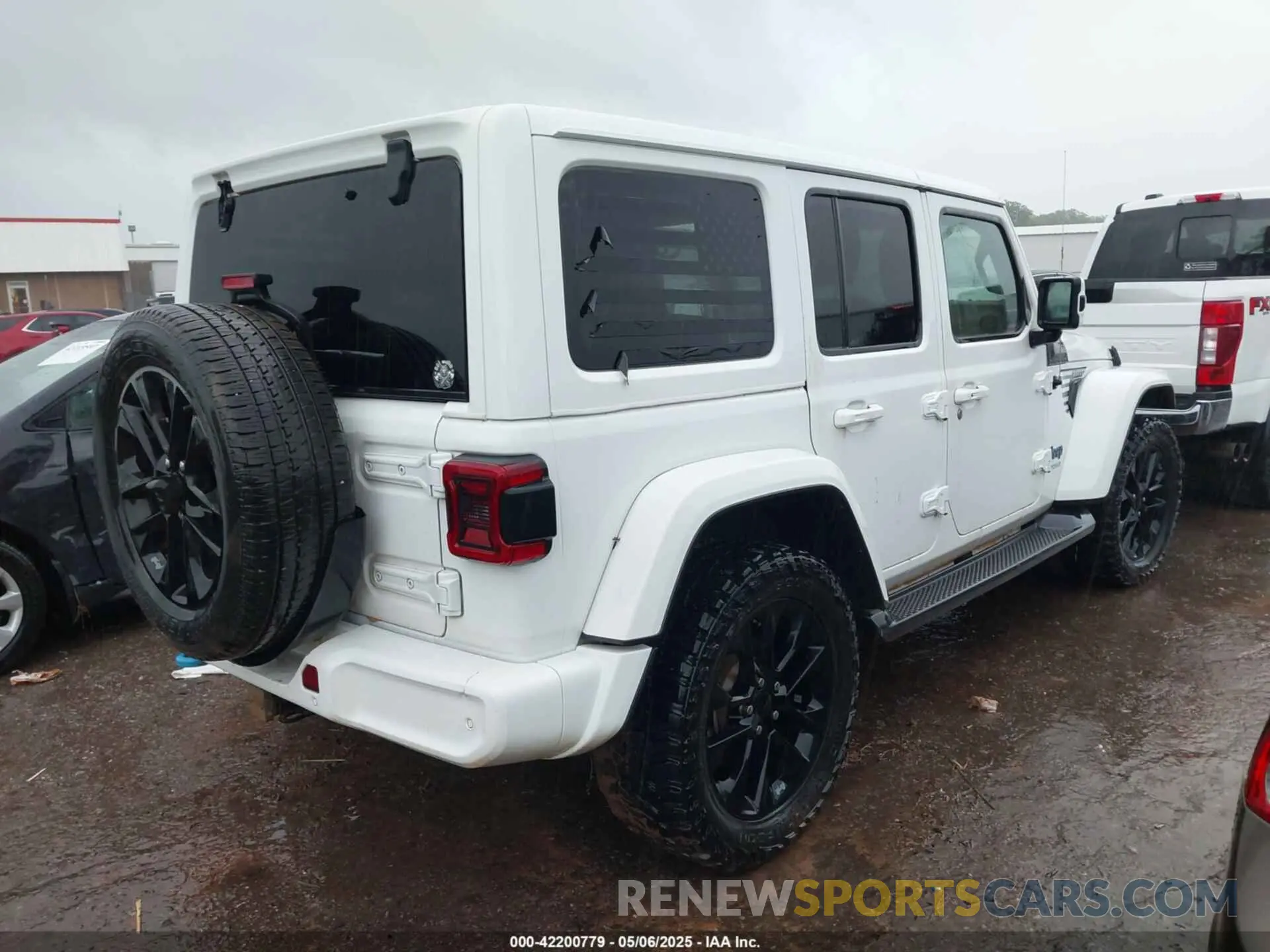 4 Photograph of a damaged car 1C4JJXP68MW716328 JEEP WRANGLER 4XE 2021