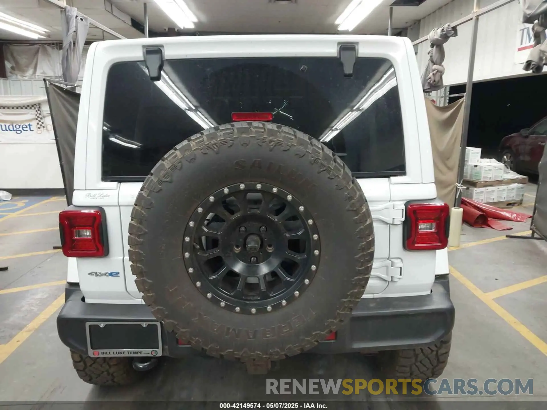 16 Photograph of a damaged car 1C4JJXP68MW857402 JEEP WRANGLER 4XE 2021